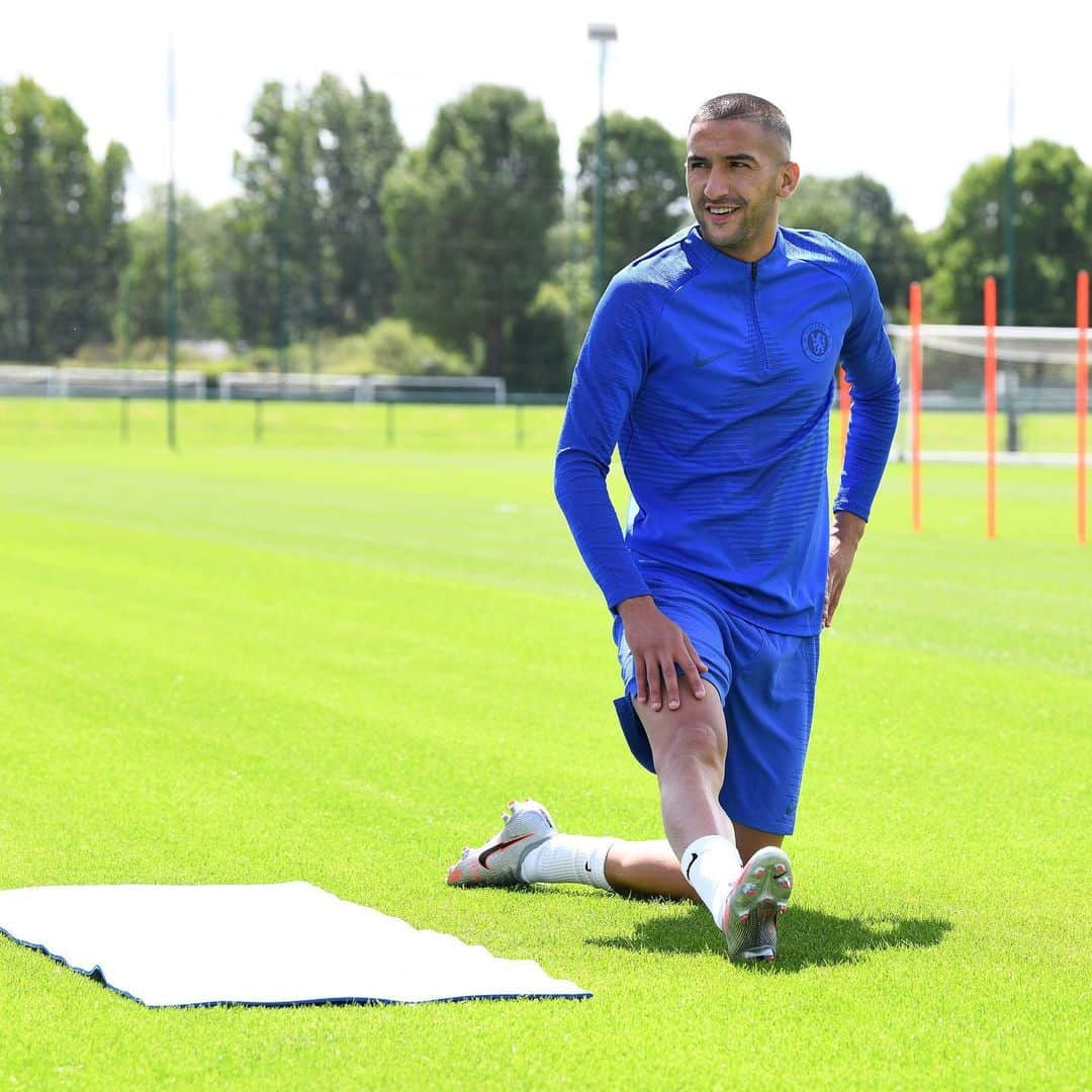 チェルシーFCさんのインスタグラム写真 - (チェルシーFCInstagram)「Hakim Ziyech’s first training session as a Blue! 🙌 #CFC #Chelsea」7月11日 22時27分 - chelseafc