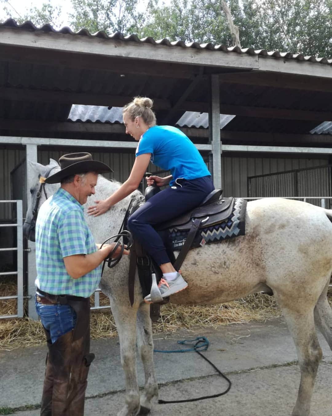 エリーゼ・メルテンスさんのインスタグラム写真 - (エリーゼ・メルテンスInstagram)「Weer eens met een ander diertje kennis gemaakt 🐴♥️  • #flamingstarranch #horse #horseriding #animal #lover」7月11日 22時31分 - mertenselise