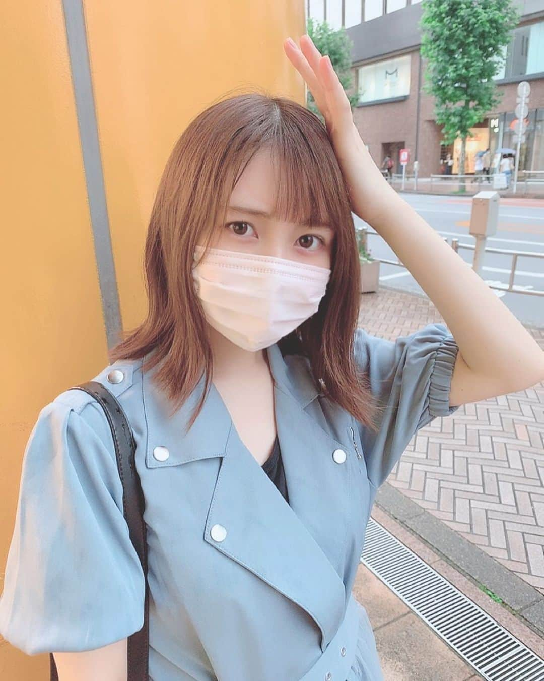 木村美咲のインスタグラム：「今日急に雨降ってきて雨宿りしたの😣💧」