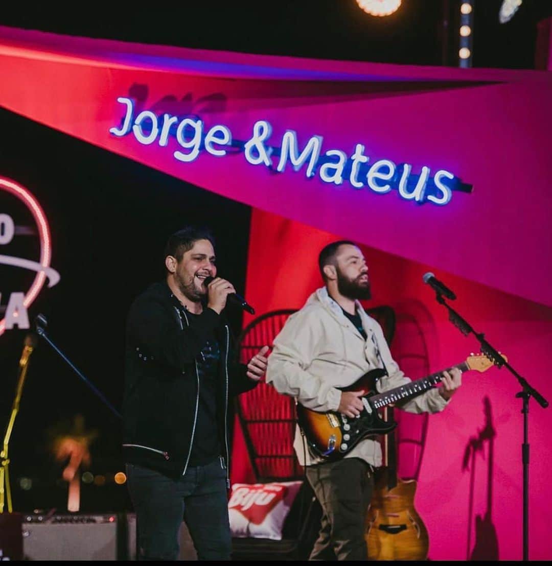 Jorge & Mateusさんのインスタグラム写真 - (Jorge & MateusInstagram)「Ainda sobre a nossa noite de ontem com vocês. ❤️📺」7月11日 22時47分 - jorgeemateus