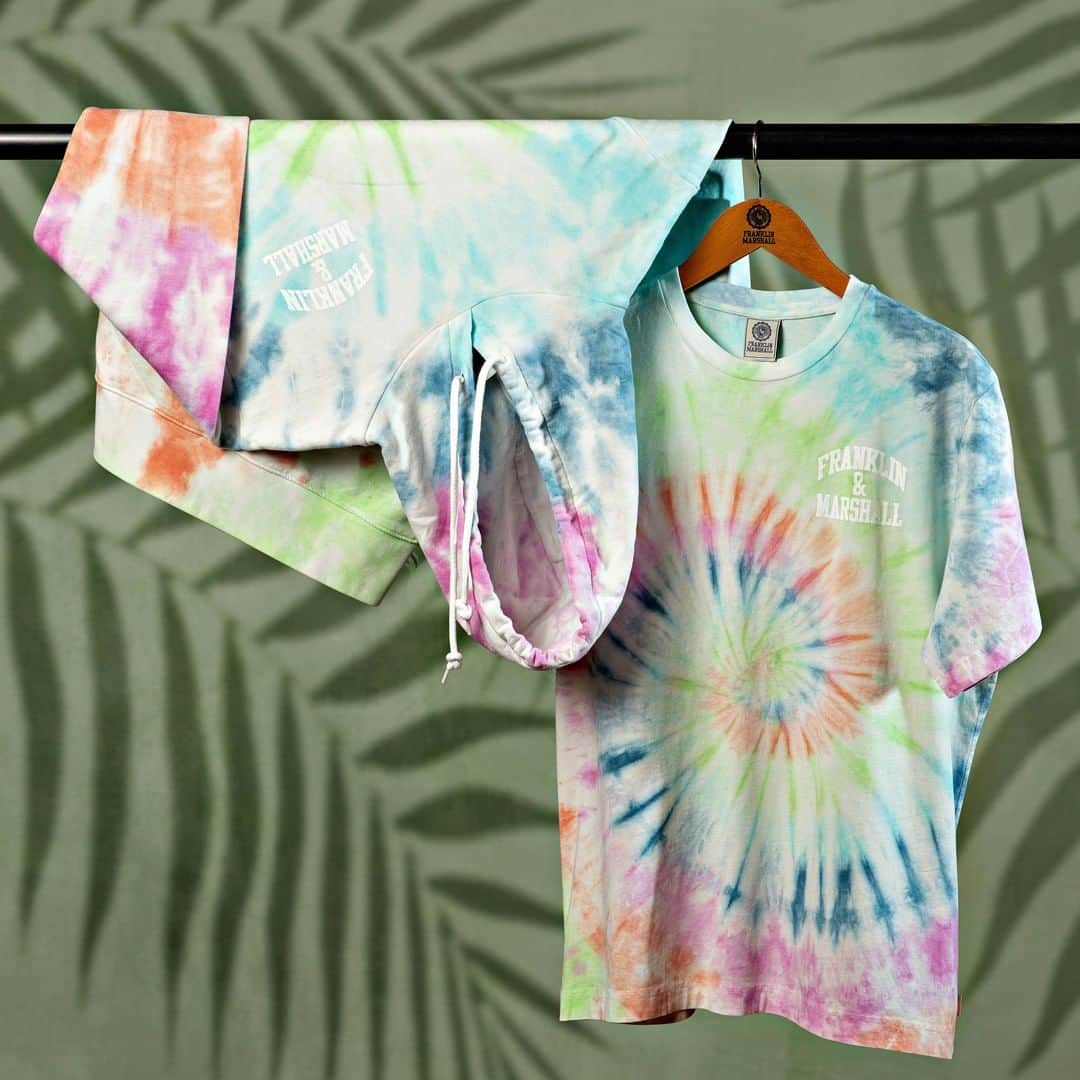 フランクリン&マーシャルのインスタグラム：「FRANKLIN & MARSHALL  SS2020 COLLECTION   Embrace the #F&M spirit with the season’s modern tie dye	  #franklinandmarshall #newcollection #ss20 #tiedye」