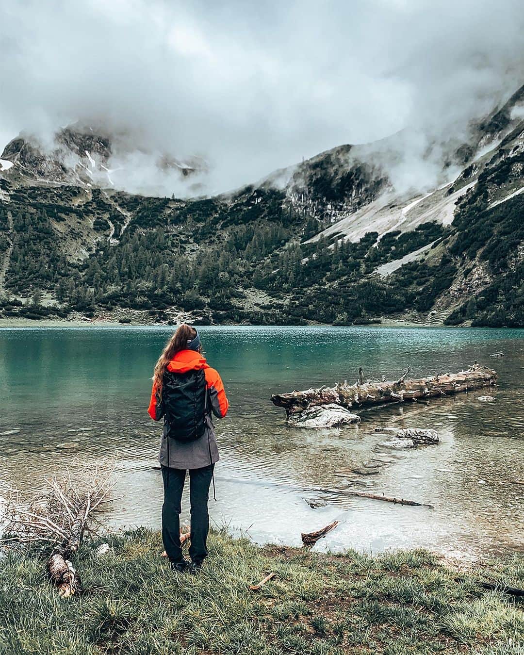 Mammutさんのインスタグラム写真 - (MammutInstagram)「We challenged @marlenesleben to go an a local adventure! She decided to take the chance and go visit this beautiful mountain lake close to her home!  #Mammut_Swiss1862 #LocalAdventureChallenge」7月11日 23時00分 - mammut_swiss1862