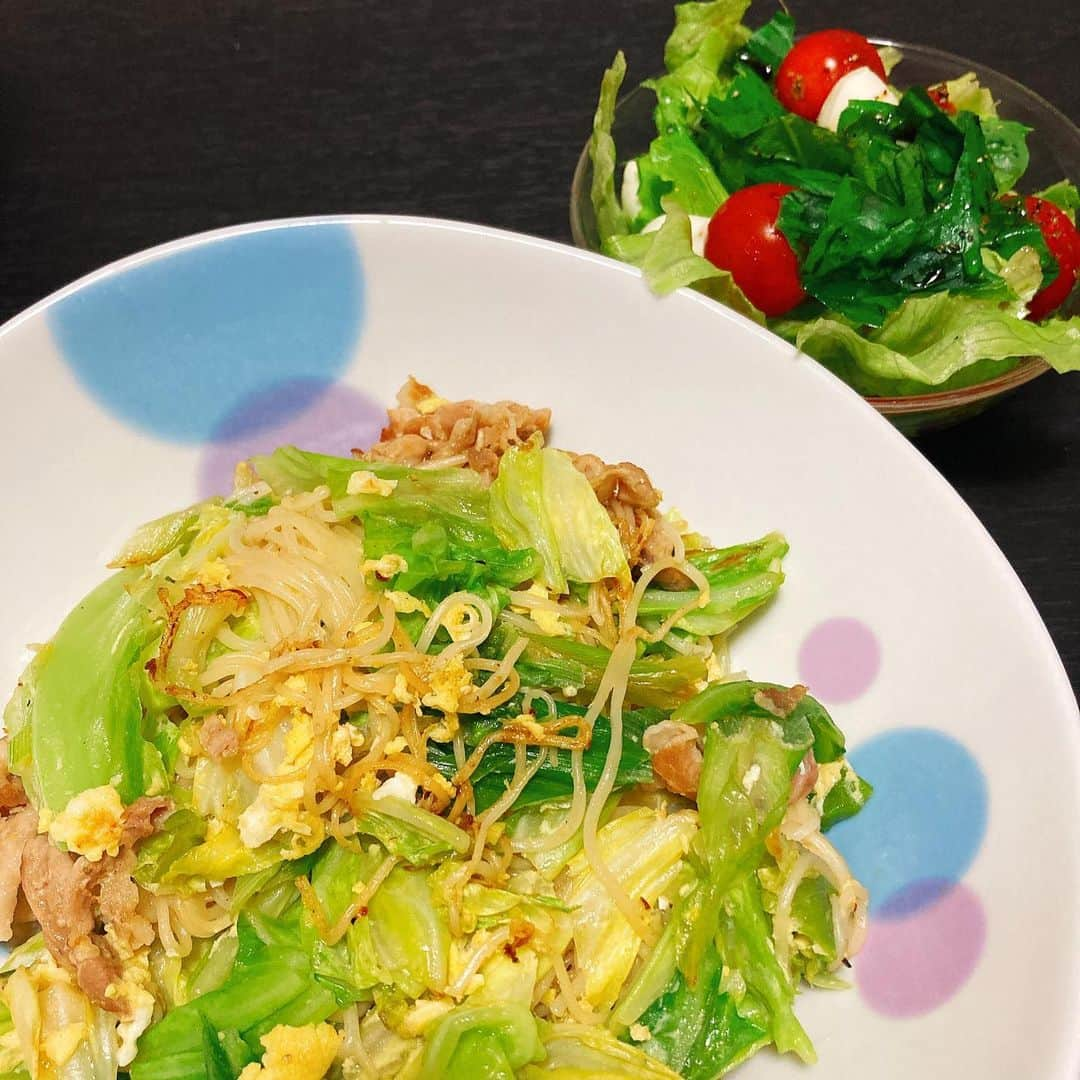 田井弘子さんのインスタグラム写真 - (田井弘子Instagram)「野菜の夕食🥬  #カプレーゼサラダ  #ソーメンチャンプルー」7月11日 22時54分 - hirokotai