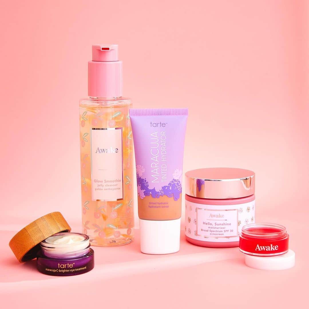 Tarte Cosmeticsさんのインスタグラム写真 - (Tarte CosmeticsInstagram)「Rise & shine! Check out our low-maintence AM routine ft. @Awakeskin faves! ☀️ Products used: ✨ @Awakeskin Glow Smoothie vegan jelly cleanser: smooth-lather cleanser lifts dirt, oil & is clinically proven to remove longwear & waterproof makeup without stripping skin ✨ maracuja C-brighter eye treatment: rich & creamy undereye treatment that smooths, hydrates & brightens ✨  @Awakeskin Hello Sunshine vegan moisturizer SPF 30: creamy, lightweight daily moisturizer that provides SPF 30 protection ✨ maracuja vegan tinted moisturizer: naturally radiant finish that looks & feels like skin with buildable coverage ✨ @Awakeskin Moisture Balm vegan daytime lip mask: lip treatment for smooth, supple lips that stay hydrated for 12 hours with a delicious watermelon scent #crueltyfree #bottledbeautysleep #awakebeauty #flowerpowered」7月11日 23時02分 - tartecosmetics