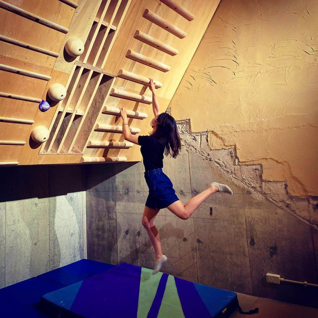 尾上彩さんのインスタグラム写真 - (尾上彩Instagram)「I was busy with my study and was not climbing, but I resumed last week✌🏻 ・ ちょっとずつ調子戻してくぞ〜💪🏻🔥 ・ @patagoniajp @patagonia_climb #climbing #bouldering #クライミング #ボルダリング @underground_bouldering_gym #climblikeagirl」7月11日 23時08分 - aya_onoe