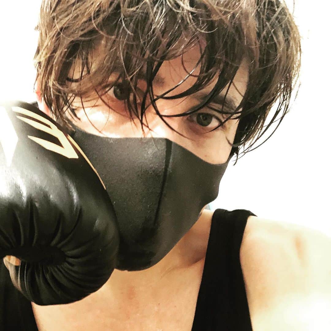 城田純さんのインスタグラム写真 - (城田純Instagram)「マスクつけてのキックボクシングはなかなかキツい🥴」7月11日 23時32分 - junbopeace