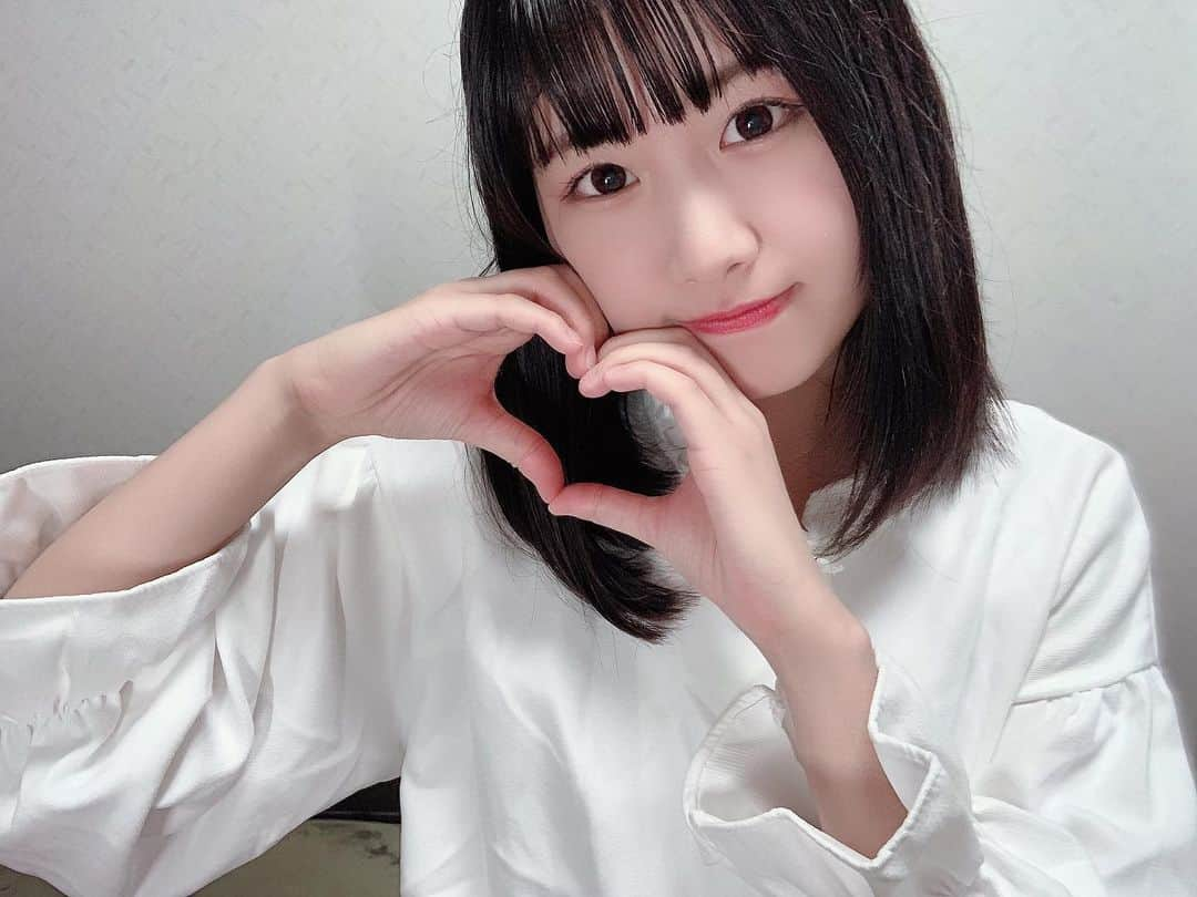 高橋彩香のインスタグラム：「前髪切ったのでいい感じです」