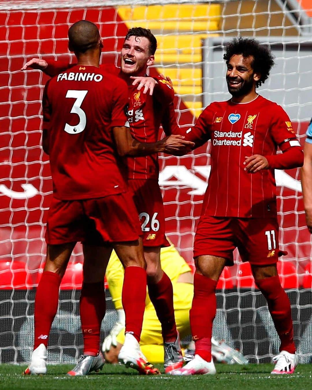 リヴァプールFCさんのインスタグラム写真 - (リヴァプールFCInstagram)「Boss ball from Fab, INCREDIBLE Robbo header 😍 #LFC #LiverpoolFC #PremierLeague #LIVBUR」7月11日 23時59分 - liverpoolfc