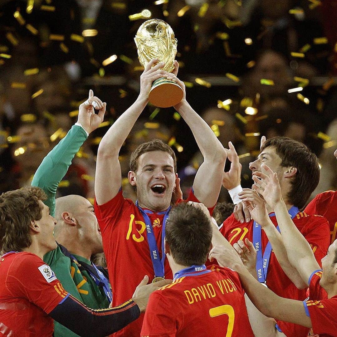 フアン・マタのインスタグラム：「11.07.2010 #WorldCup2010 🏆❤️ @sefutbol」