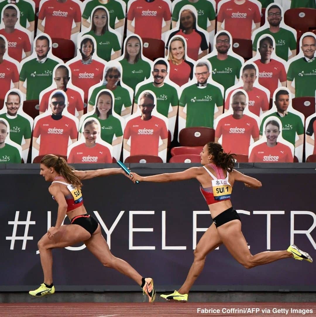 ABC Newsさんのインスタグラム写真 - (ABC NewsInstagram)「Two runners compete in the women's 3x100m relay in front of cardboards depicting fake spectators. The event was part of the Inspiration Games, being held remotely across different countries. #running #relay #covid19 #coronavirus #sports」7月12日 0時35分 - abcnews