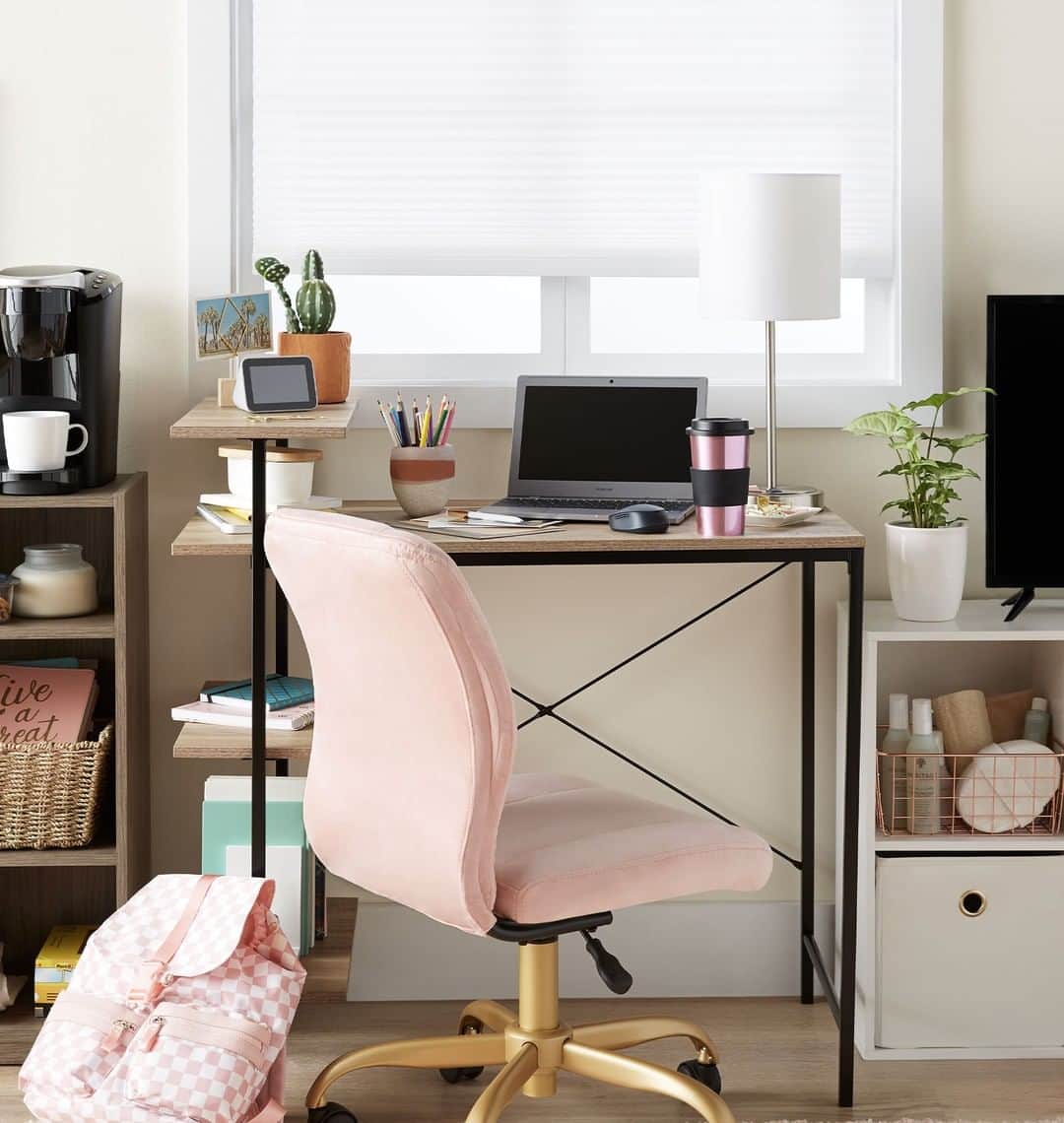 Wal-Mart Stores, Incのインスタグラム：「Designing a dorm or transforming your childhood bedroom is as easy as ABC. A-lways B-e near C-offee. 😉 From the latest tech to new furniture, The College Shop has all the essentials at everyday low prices.」