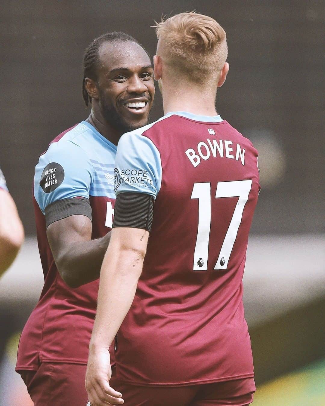 ウェストハム・ユナイテッドFCさんのインスタグラム写真 (ウェストハム・ユナイテッドFCInstagram)「This link up 😍