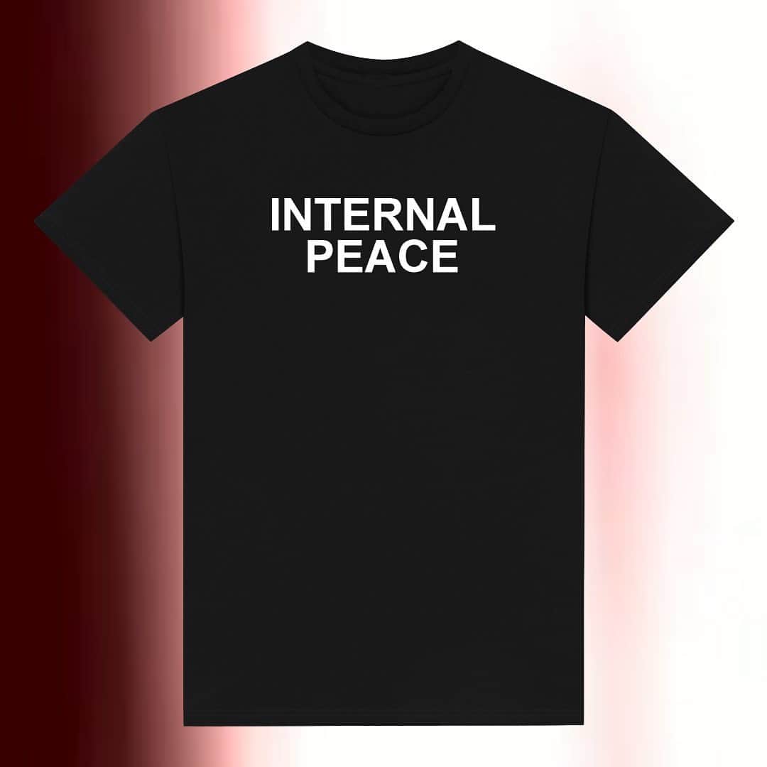 アンドレアクルーズのインスタグラム：「Share a message can be a strong way to connect to each other.  Choose your tee regarding what you feel and what you wanna express!  💚 Message tees are now availables for pre-order on www.andreacrews.com Comment by your favorite message tee and let’s spread the wor(l)d 💚  Link in bio」