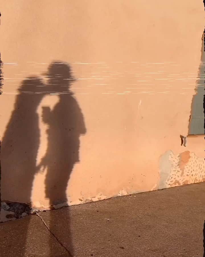 NICOLAS SIMOESのインスタグラム：「Playing with sunset lights... 🧡」