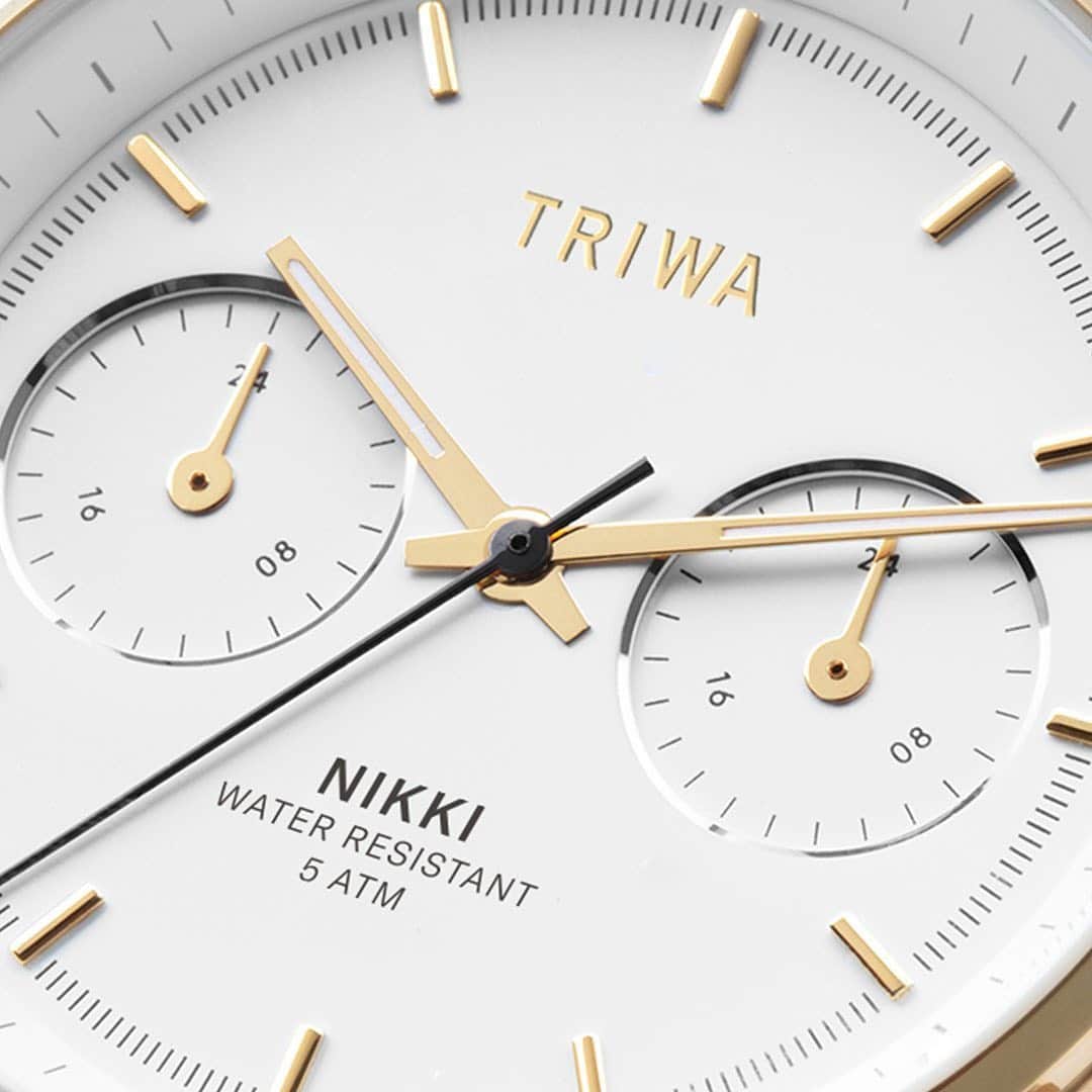 TRIWAさんのインスタグラム写真 - (TRIWAInstagram)「Clean but glitzy ✨✨✨ ⠀⠀⠀⠀⠀⠀⠀⠀⠀ #watch #details #gold #minimalist #watches #accessories」7月12日 1時51分 - triwa