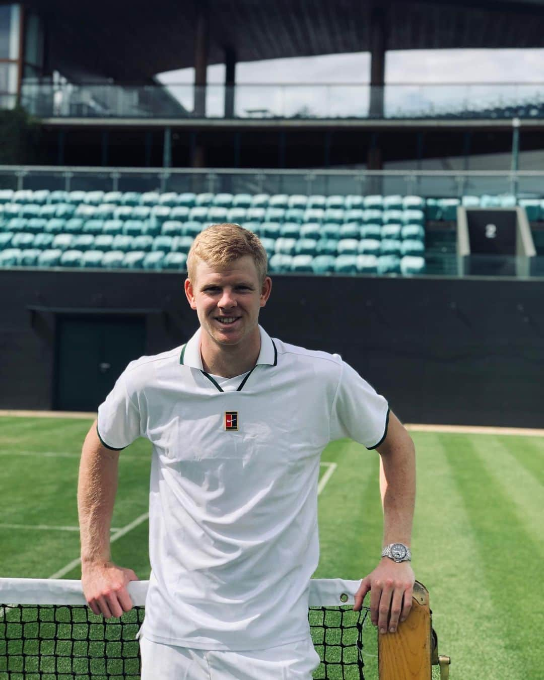 カイル・エドマンドのインスタグラム：「Always special to play on the grass @wimbledon. My first hit this year wearing what would have been my @nikecourt match outfit🤗🌱#2021 #WimbledonRecreated」