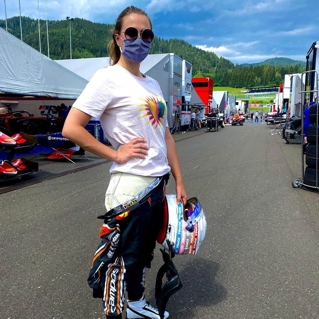 ソフィア・フロルシュさんのインスタグラム写真 - (ソフィア・フロルシュInstagram)「Sunny ☀️ day yesterday with 33 degrees but heavy rain today 🌧 What a mixed race that was today 🏁 Tomorrow Race 2 coming up in Austria 🇦🇹 #sophia #sophia99 #racegirl #racing #changeagent #motorsport #austria #redbull」7月12日 2時36分 - sophiafloersch