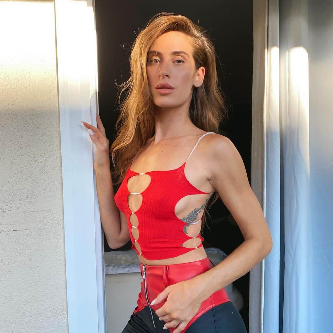 Kaylee Ricciardiのインスタグラム：「This photo kinda makes me wanna dye my hair for the first time 🙊」