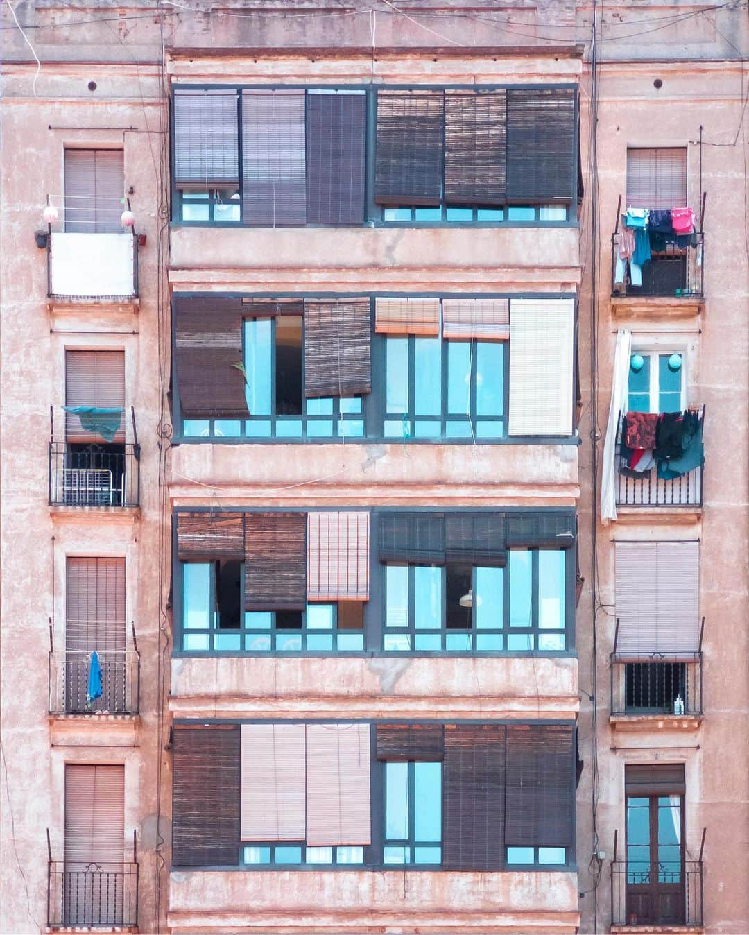 Nicanor Garcíaのインスタグラム：「Behind the mask : Detrás de la máscara #nicanorgarcia @travelarchitectures  Telefoto con zoom óptico del #HuaweiP40ProPlus · Recuerda que si tienes un móvil Huawei, todavía puedes participar en los Premios #HuaweiNextImage 2020 con fotografías y videos hasta el 31 de Julio #GeneracionHuawei @huaweimobileesp Más info en tiny.cc/HuaweiNextImage2020」