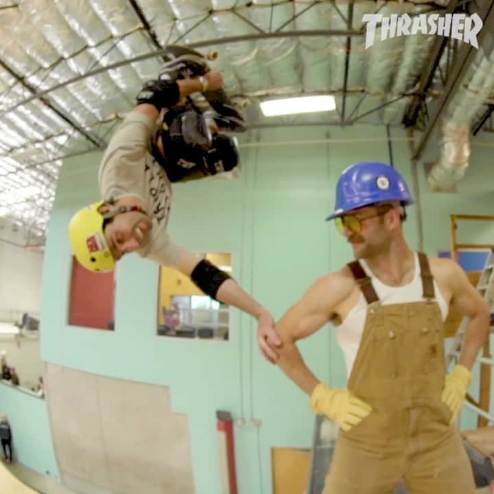 スラッシャーのインスタグラム：「👷🏻‍♂️ @manramp dishing dimes at @tonyhawk’s compound 🦅 Now playing on all Thrasher channels 📡」