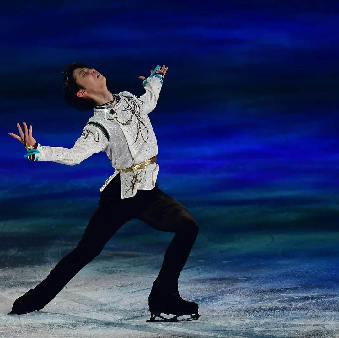 オリンピックチャンネルさんのインスタグラム写真 - (オリンピックチャンネルInstagram)「These skaters were honoured at this year's virtual #ISUSkatingAwards!⁠⠀ ⁠⠀ 🇯🇵 Yuzuru Hanyu wins most valuable skater. ⁠⠀ 🇷🇺 Alena Kostornaia for best newcomer. ⁠⠀ 🇺🇸 Madison Chock and Evan bates for best costume. ⁠⠀ 🇫🇷 Gabriella Papadakis and Guillaume Cizeron for most entertaining program. ⁠⠀ 🇨🇦 Kurt Browning for Lifetime Achievement. ⁠⠀ ⁠⠀ Hit the link in the bio for the full list of awardees. ⁠⠀ ⁠⠀ @aliona_officialnew⁠⠀ @chockolate02⁠⠀ @evan_bates⁠⠀ @gabriellapapadakis⁠⠀ @guillaume_cizeron⁠⠀ @isufigureskating⁠⠀ ⁠⠀」7月12日 3時57分 - olympicchannel_x