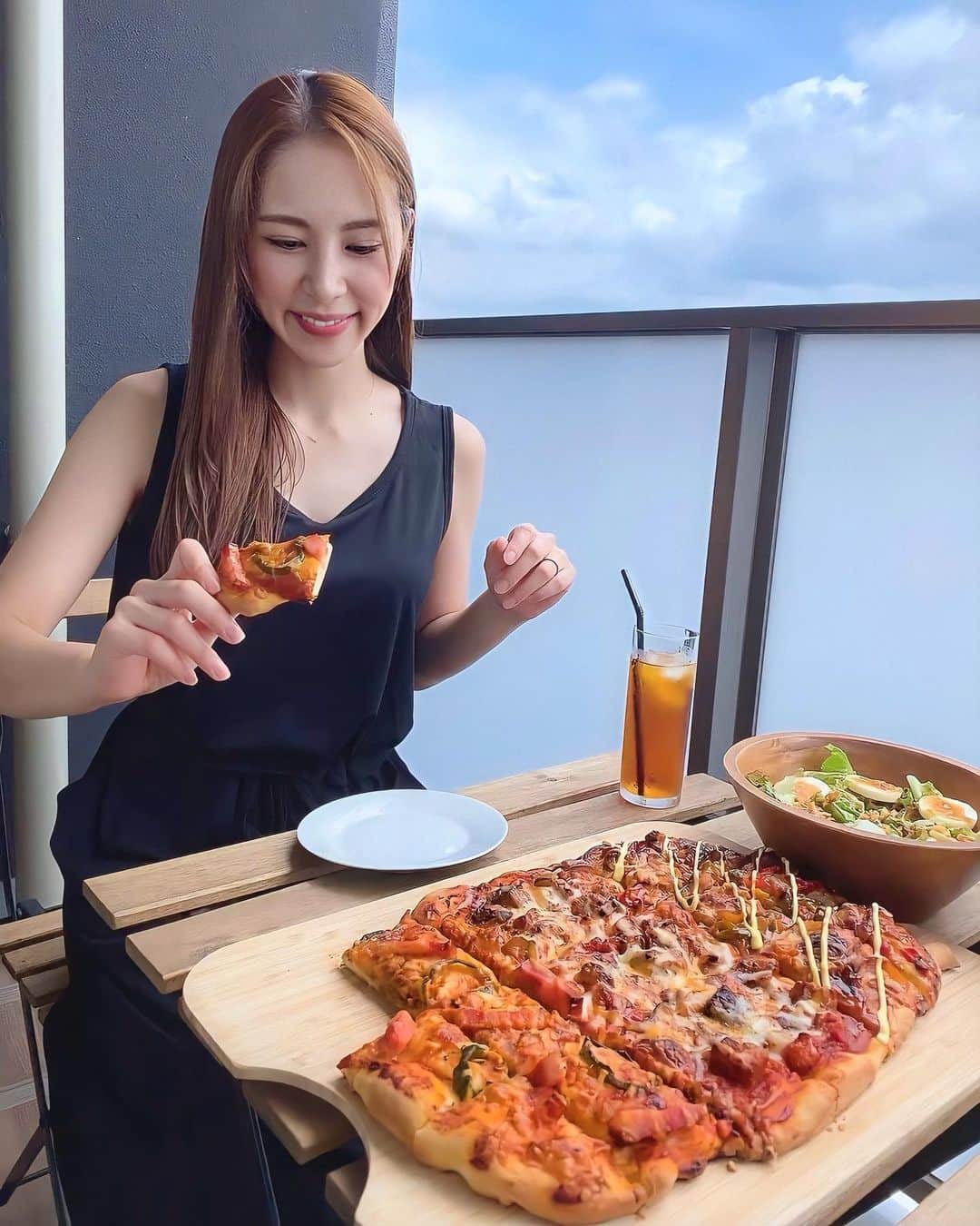 ハミ さんのインスタグラム写真 - (ハミ Instagram)「・ 🍕🍕🍕  今日のピザは生地から作りました👩🏻‍🍳 ホームベーカリーに材料を入れただけですが🤫🤣  プルコギゾーンとラタトゥイユゾーンとピザソース×ベーコンゾーンの3種🍕 めっちゃ美味しかった🥰  #pizza#🍕#❤️」7月12日 13時42分 - hami0519