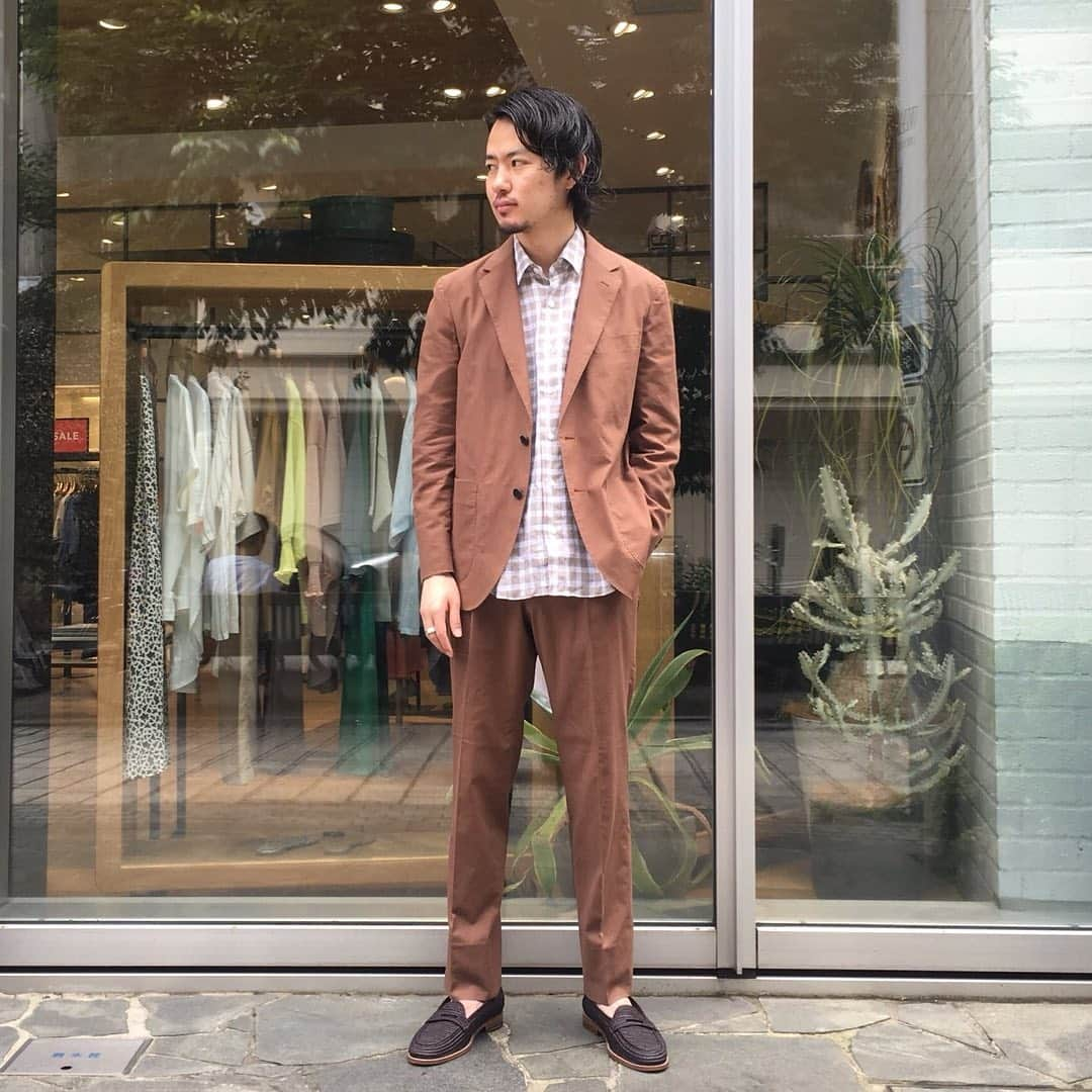 green label relaxing 自由が丘店さんのインスタグラム写真 - (green label relaxing 自由が丘店Instagram)「【Mens Styling】 . jacket 3122-128-1129 ¥22,000+TAX→¥12,000+TAX(sale price) . pants 3114-177-1120 ¥11,000+TAX→¥6,000+TAX(sale price) . shirt〜Errico Formicola〜 3116-343-0228 ¥20,000+TAX . shoes〜Contre-Allee〜 3131-499-0482 ¥39,000+TAX→¥27,300+TAX(sale price) . . ▫️営業時間 11時〜20時 . ☎︎03-5731-8531 お電話にて通販も承っております。 .  #unitedarrows  #ユナイテッドアローズ #greenlabelrelaxing  #グリーンレーベルリラクシング #jiyugaoka #自由が丘  #夏 #メンズファッション #コーデ  #大人コーデ  #夏コーデ #夏服 #ジャケットスタイル #erricoformicola #contreallee #instafashion #instagood #instagram  #styling #ootd #follow #jacket #summer #glr_jiyugaoka_snap #glrsnap #glrsnap_mens」7月12日 14時11分 - glr_jiyugaoka