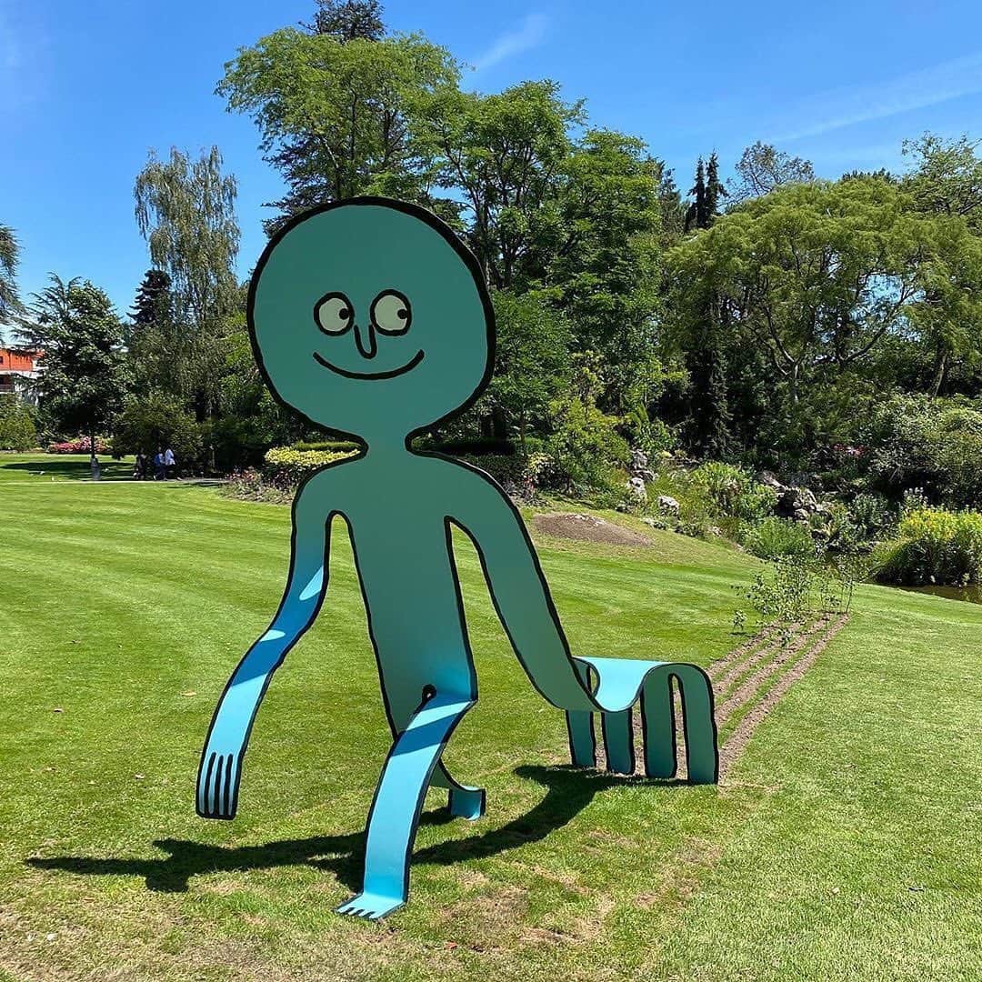 HYPEBEASTさんのインスタグラム写真 - (HYPEBEASTInstagram)「@hypebeastart: For two consecutive seasons, @jean_jullien will take over Jardin des Plantes in Nantes, France with his outdoor exhibition called “Filili Viridi.” Like Claude Ponti, Pedro, and Johann Le Guillerm before him, Jullien is bringing new artworks and installations to the massive botanical garden. The sculptures will remain in place all through the winter and will be joined next year by a dozen new creations by the artist. The exhibition will run from now until November 2021.⁠⠀ Video: Jean Jullien」7月12日 5時56分 - hypebeast