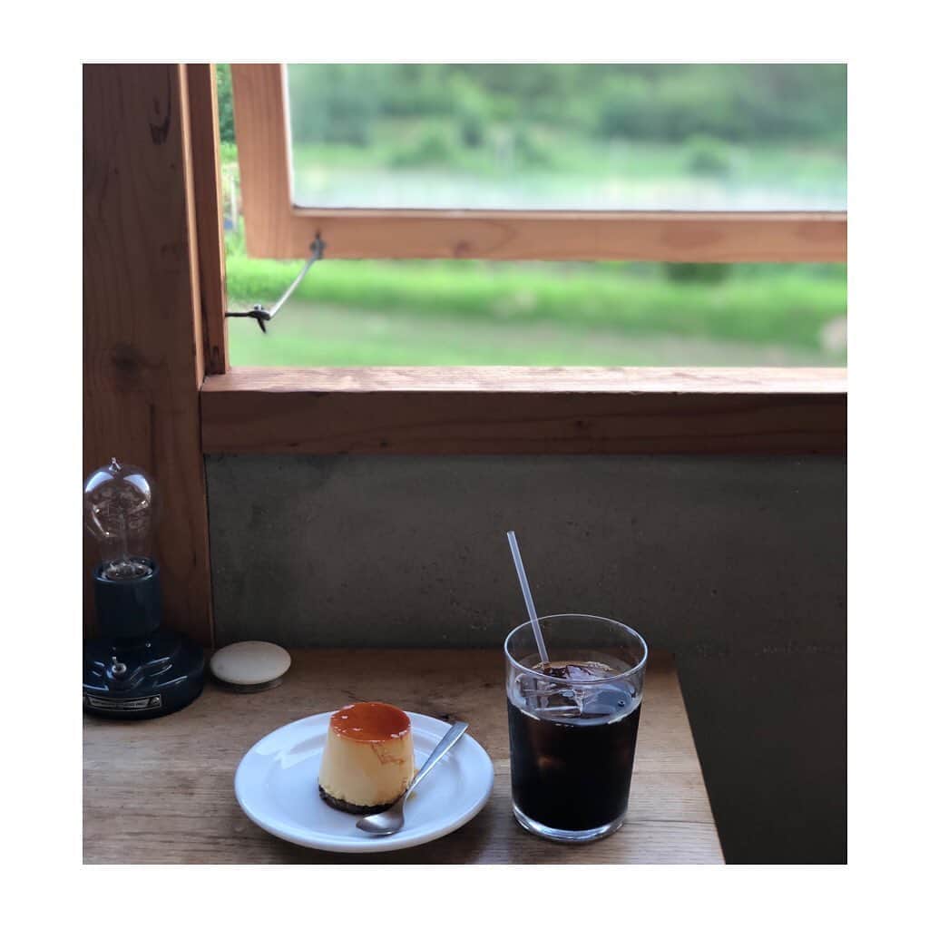 相田瑠菜のインスタグラム：「💓☀️おはよう☀💓  緑が多くて空気が綺麗で 景色のいい所で 朝からコーヒー飲みたいね  ☕✧  #大阪カフェ #ミッキー #カフェラテ #カフェ巡り #東京カフェ #カフェ部 #カフェ散歩 #カフェスタグラム #cafe #cafestagram #cafelatte #cafemode #instalike #instafood #happy #love #smile #japan_of_insta #japanesefood #followｍe #followers #following #liketime #liker #likers #osaka #tokyo #osakacafe  #goodmorning #coffeetime」