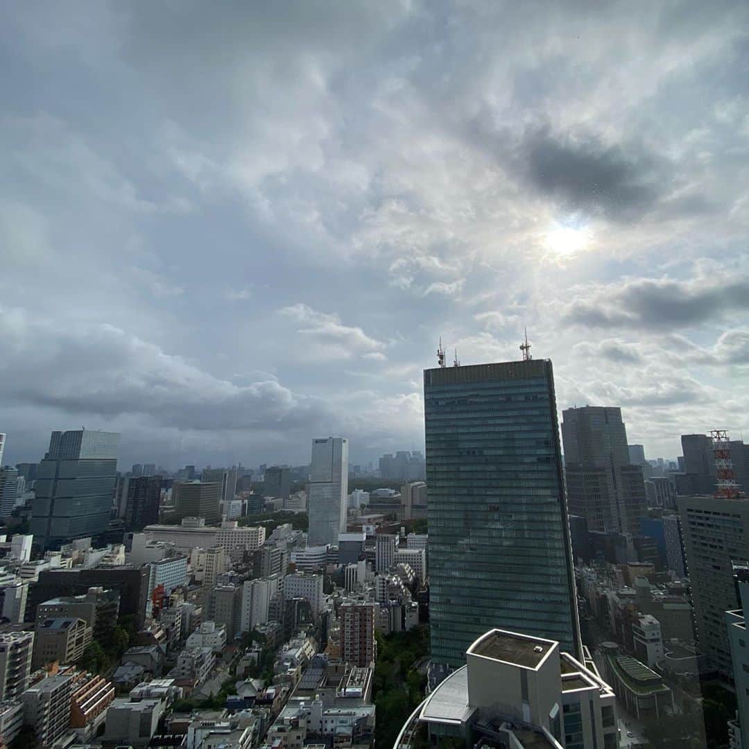 伊原剛志さんのインスタグラム写真 - (伊原剛志Instagram)「おはようさんです。 東京は少し晴れ間が。 Have a good day❗️」7月12日 7時07分 - tsuyoshi_ihara