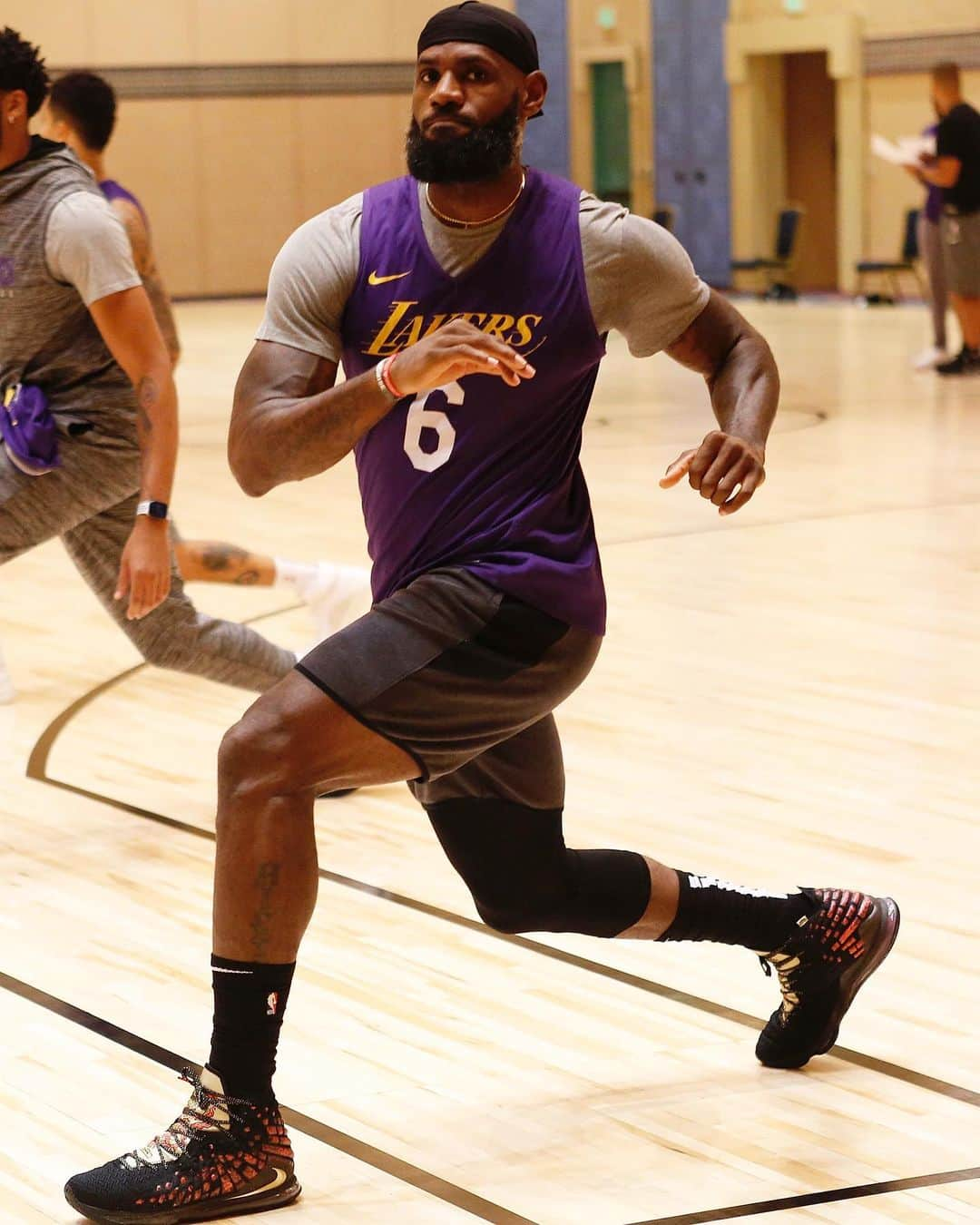 NBAさんのインスタグラム写真 - (NBAInstagram)「The @lakers hit the floor for their first practice in Orlando! #WholeNewGame」7月12日 7時35分 - nba