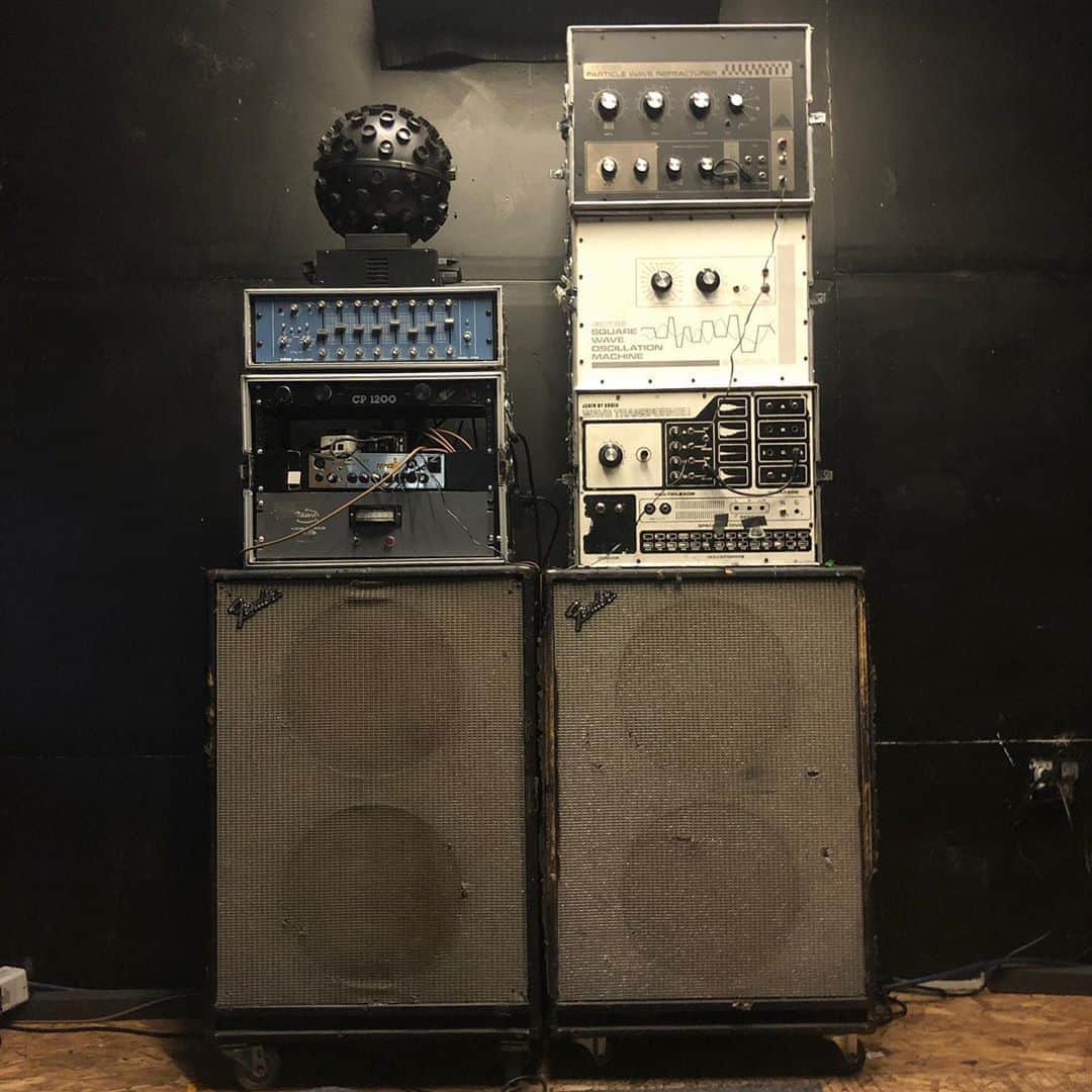 A Place to Bury Strangersのインスタグラム：「This is the future  #aptbs #aplacetoburystrangers #deathbyaudio #deathbyaudioeffects」