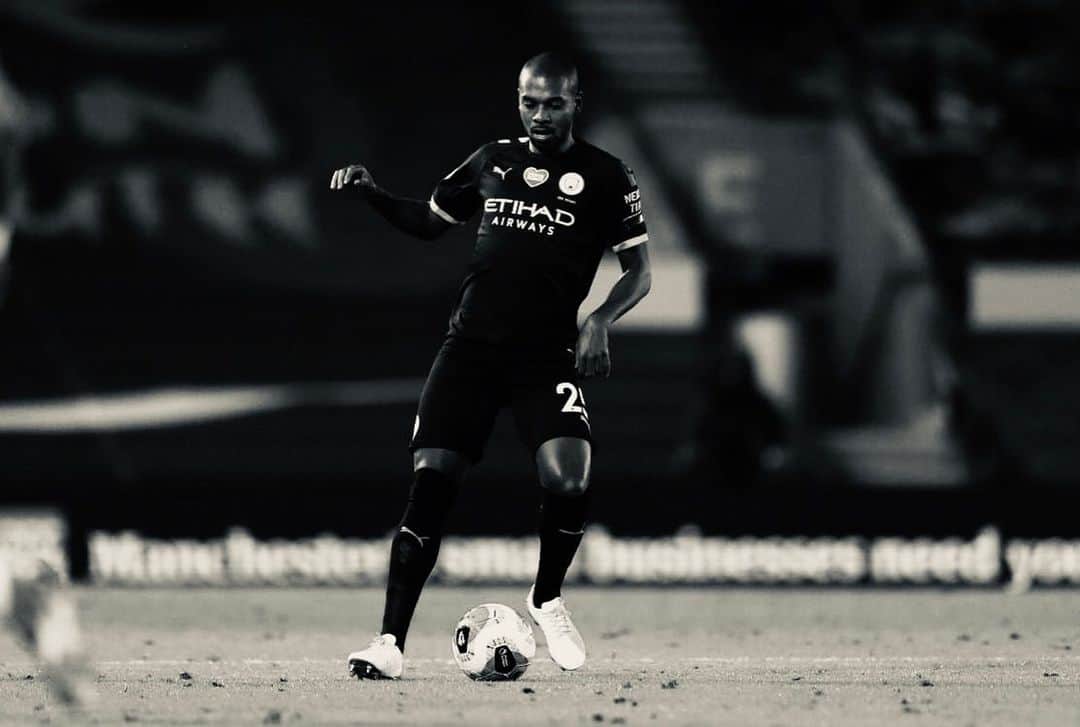 フェルナンジーニョのインスタグラム：「another great one! #cmoncity」