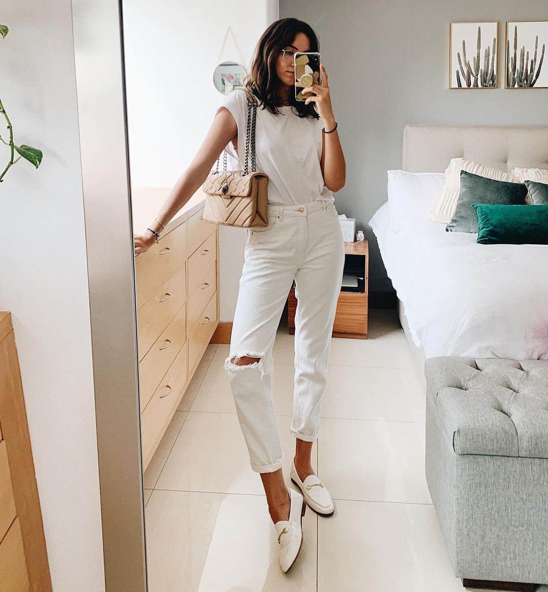 サムエデルマンのインスタグラム：「Loraine looks we love 🤍 #SamEdelman」