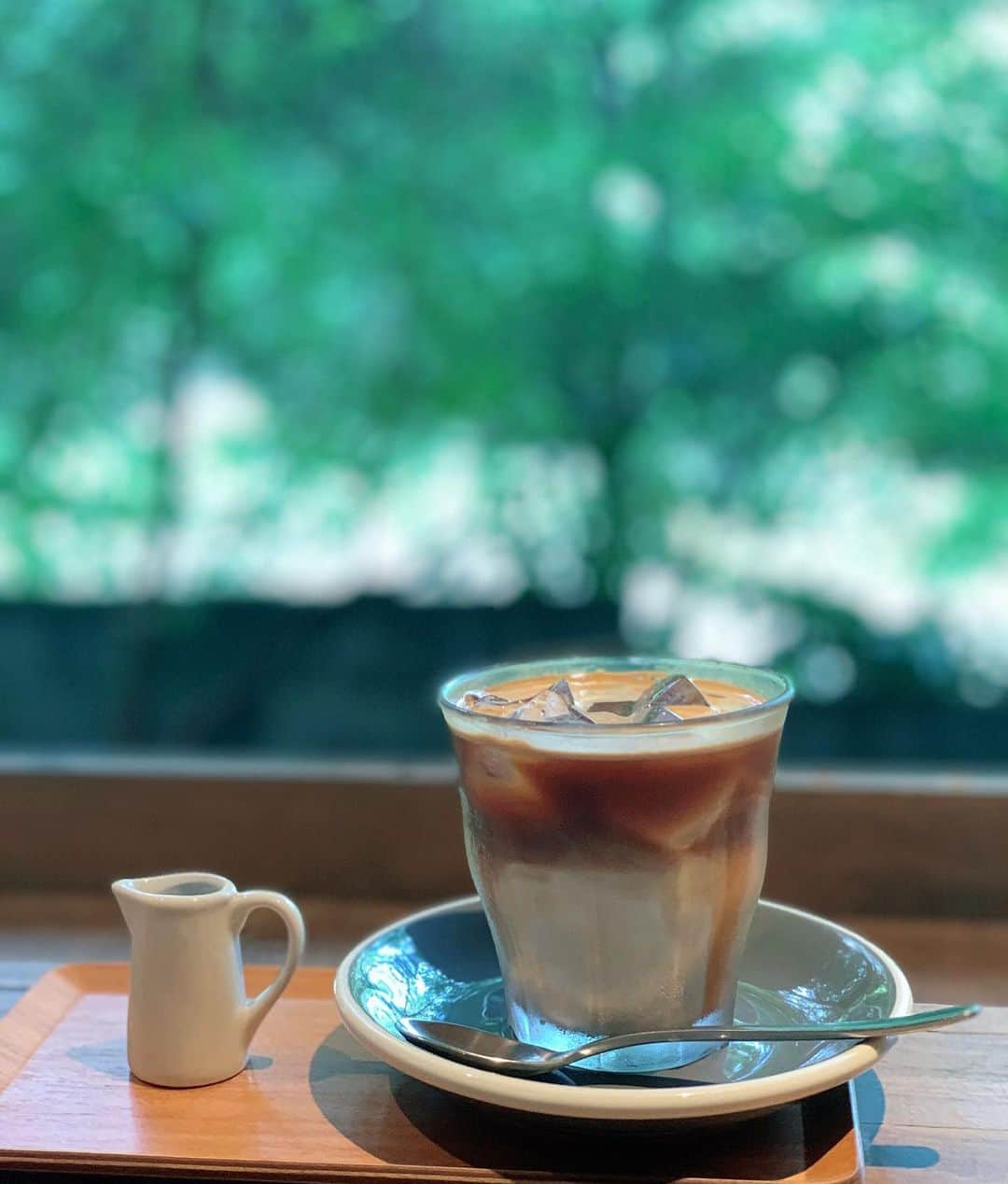 ikuさんのインスタグラム写真 - (ikuInstagram)「おはよーございます♡ ・ #vermilioncafe ・ 伏見稲荷大社 のすぐ近くにあるカフェ！雰囲気良かったー🌳 伏見稲荷も人の気配あんまりなくて寄れば良かったかな⛩笑 昔宇治に住んでたこともあったんだけど近いと余計に行かないもんよね😂目の前は何回も通りかかってるのに⛩ ・ ・ コーヒーも美味しかった☕️ ・ #伏見カフェ#京都カフェ#カフェめぐり#京都グルメ#デニムコーデ#テラス#ファッション」7月12日 8時25分 - cheriee515