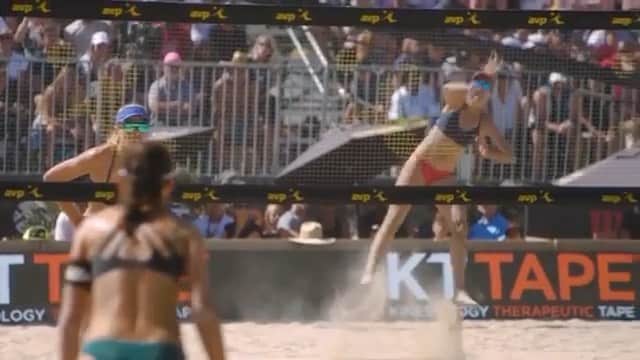 エイプリル・ロスのインスタグラム：「ONE WEEK!! 🙌🏼🎉  #AVPChampionsCup @AVPbeach 🖤💛」