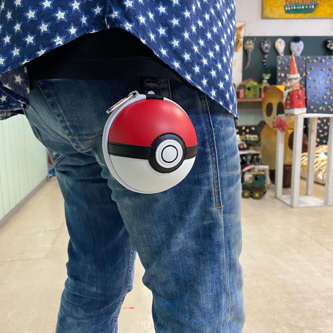 kougeishaのインスタグラム：「なういポーチをゲットー！」