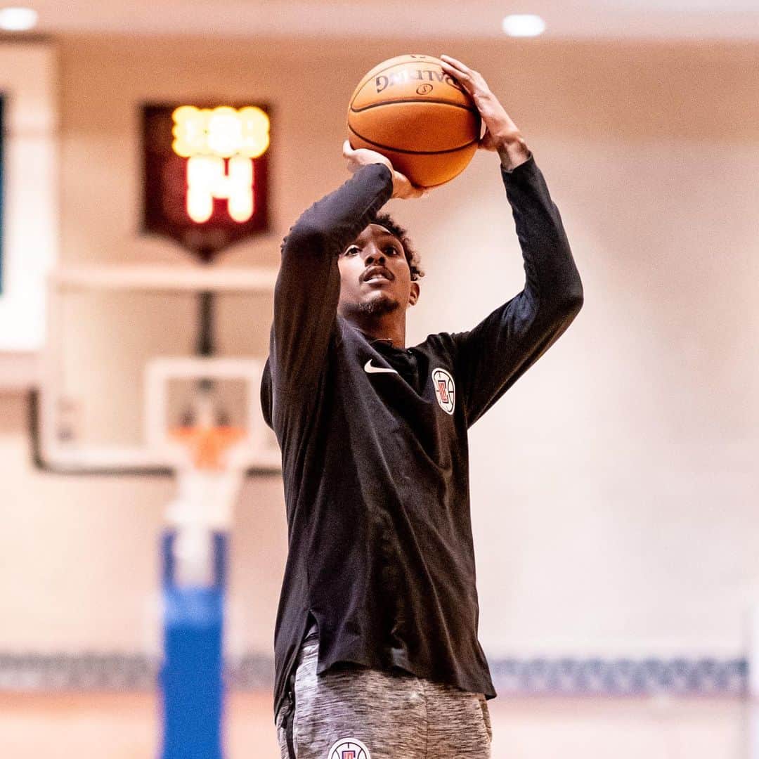 ルイス・ウィリアムスのインスタグラム：「Before and After Practice」