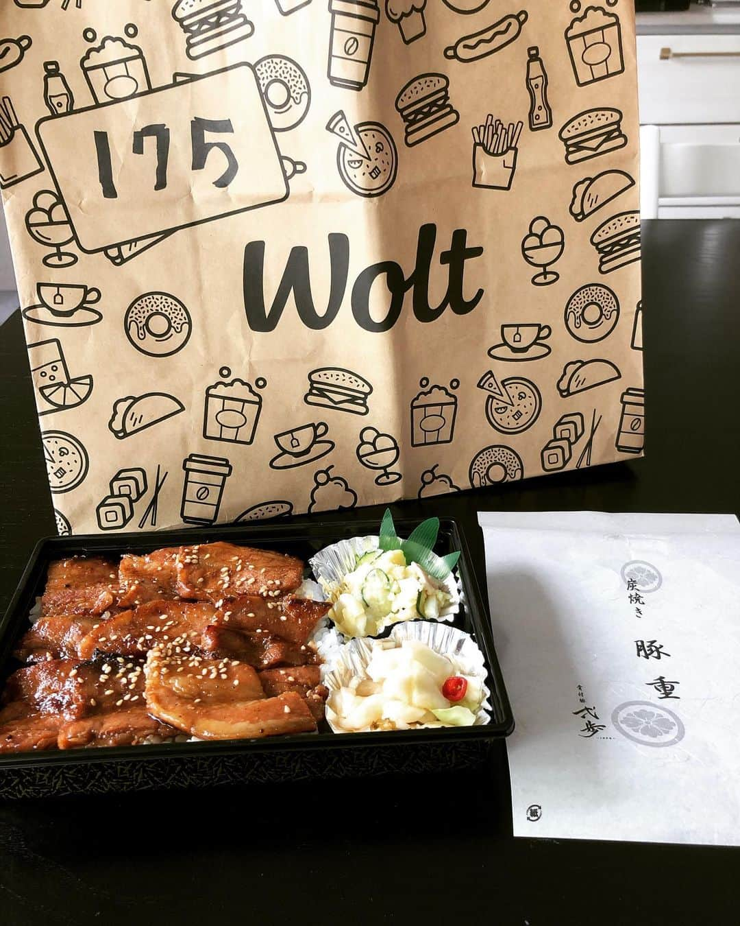 天谷宗一郎さんのインスタグラム写真 - (天谷宗一郎Instagram)「#Wolt のエリアがどんどん拡大しています！自分の大好きな『骨付き豚弌歩』さんもデビューしました！ 是非「AMAYAN」のプロモコードを入れてランチを頼んでみてください♪  #Wolt広島  #PR #骨付き豚弌歩  #ランチ #おいしいです  #ぜひ」7月12日 10時57分 - soichiroamaya