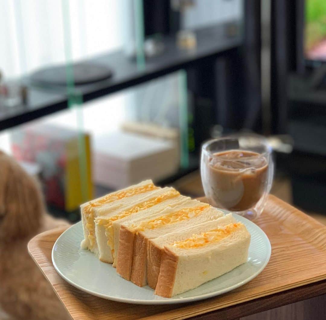 西村文男さんのインスタグラム写真 - (西村文男Instagram)「フミログ4.7 自宅でできる究極の卵サンド スクランブルエッグ（１枚目） ゆで卵（３枚目） 卵、マヨネーズ、練り辛子、バター 個人的にはスクランブルエッグにパンはトーストした方が好き。 #たまごサンド」7月12日 11時14分 - fumionishimura