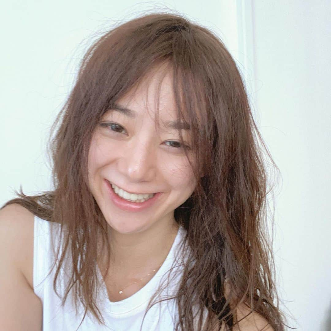 西村みえこさんのインスタグラム写真 - (西村みえこInstagram)「久しぶりにプール🏊‍♀️ お肌の調子が良いと嬉しい。  2枚目は娘が撮ってくれたもの。最近上手になってきた。  #japan #summer #miekonishimura  #instabeauty #muku #美容カウンセラー #ファンデレス #毛穴レス」7月12日 11時36分 - mieko_nishimura_