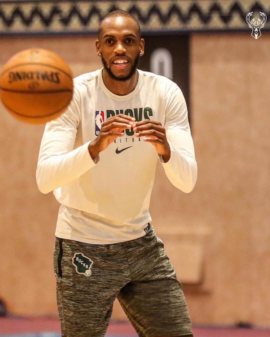 NBAさんのインスタグラム写真 - (NBAInstagram)「🏹 @wessywes23 gets shots up following the @bucks first practice in Orlando! #WholeNewGame」7月12日 11時47分 - nba