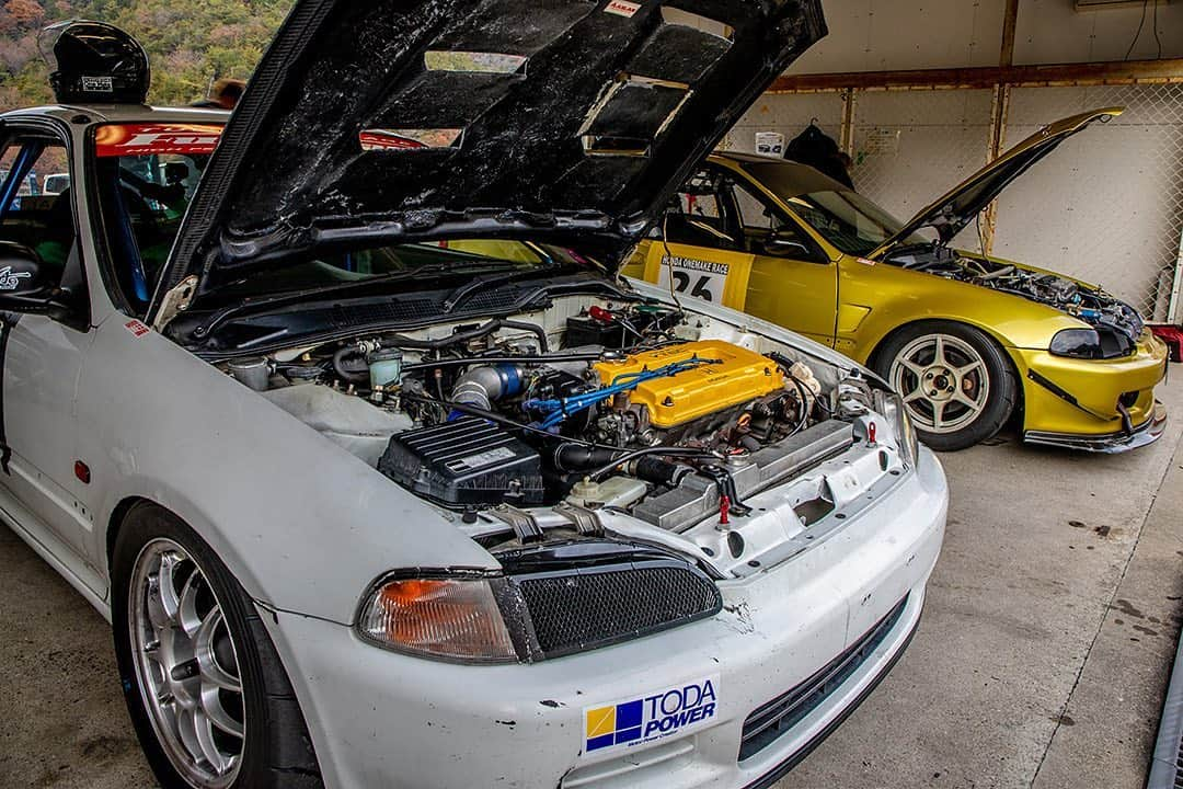 mistbahnさんのインスタグラム写真 - (mistbahnInstagram)「_ YELLOW DRAGON Full Stage EG6 Honda CIVIC SiR _ _ Shot on Dec-14 2019 "HONDA VTEC ONE MAKE RACE Rd.5" organized by @zerofighterautocustom at Central Circuit (Hyogo, Japan) _ owner: @yujichocoball  photo: @mistbahn _ _ JP) 2019年12月14日 セントラルサーキット、ゼロファイターさん( @zerofighterautocustom )主催「HONDA VTEC ONE MAKE RACE」。 _ _ #hondaonemakerace #zerofighterautocustom #centralcircuit #セントラルサーキット #crusin #クルージン #fullstage #フルステージ #yellowdragon #イエロードラゴン #スケベ椅子 #honda #civic #hondacivic #ホンダシビック #シビック #eg6 #eg #egcivic #bseries #b16 #b16a #osakajdm #kanjo #kanjostyle #kanjoracer #kanjozoku #timeattack #timeattackjapan #hondasontrack」7月12日 12時04分 - mistbahn