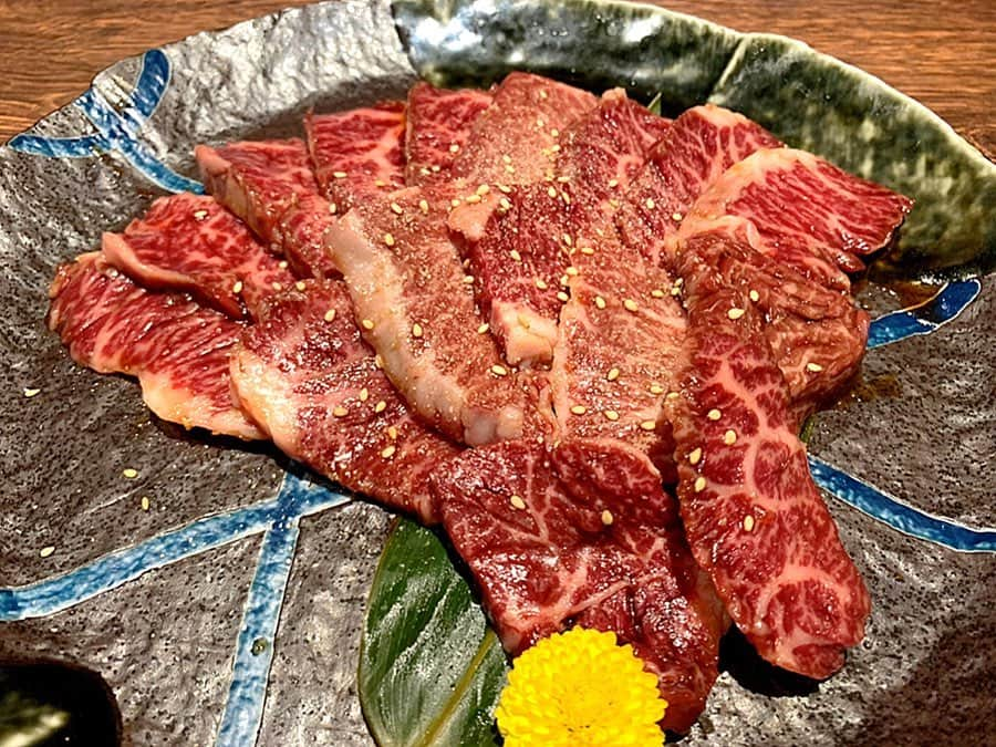 百合華さんのインスタグラム写真 - (百合華Instagram)「京都祇園にある『京の焼肉処 弘 祇園山名庵』にて個室の焼肉ディナータイム🎶  お仕事の打ち合わせでお話ししながらお腹いっぱい食べちゃいましたww❤️  #japan #日本 #kyoto  #京都 #祇園 #焼肉 #京やきにく弘祇園山名庵  #京の焼肉処弘祇園山名庵  #dinner #ディナー #厚切り牛タン  #センマイ刺し  #極上ハラミ #カルビ #冷麺 #お腹いっぱい  #打ち合わせ #美食 #美食家 #aumoグルメ」7月12日 12時14分 - yurika.lovelily