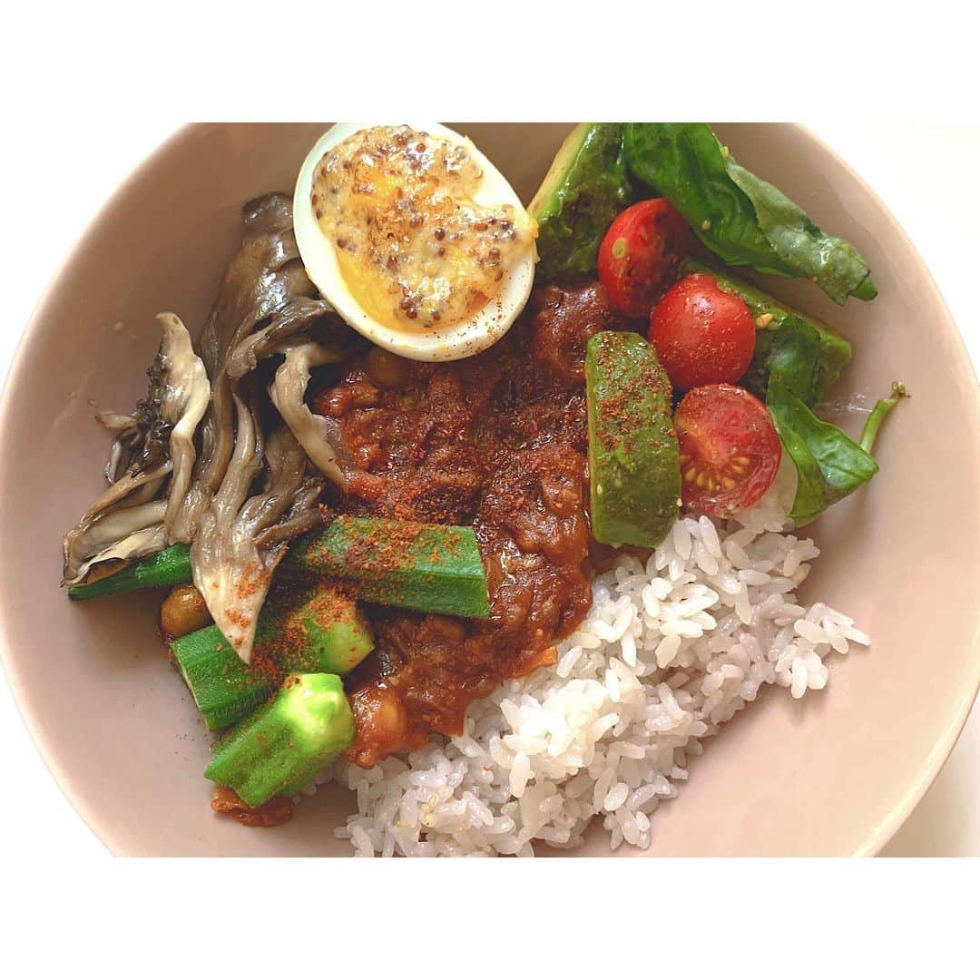 上野なつひのインスタグラム：「グルテンフリーカレー🌟夏野菜たくさん入れて…  美味しいわーい！ #グルテンフリーカレー #夏野菜 #cooking #菌活」
