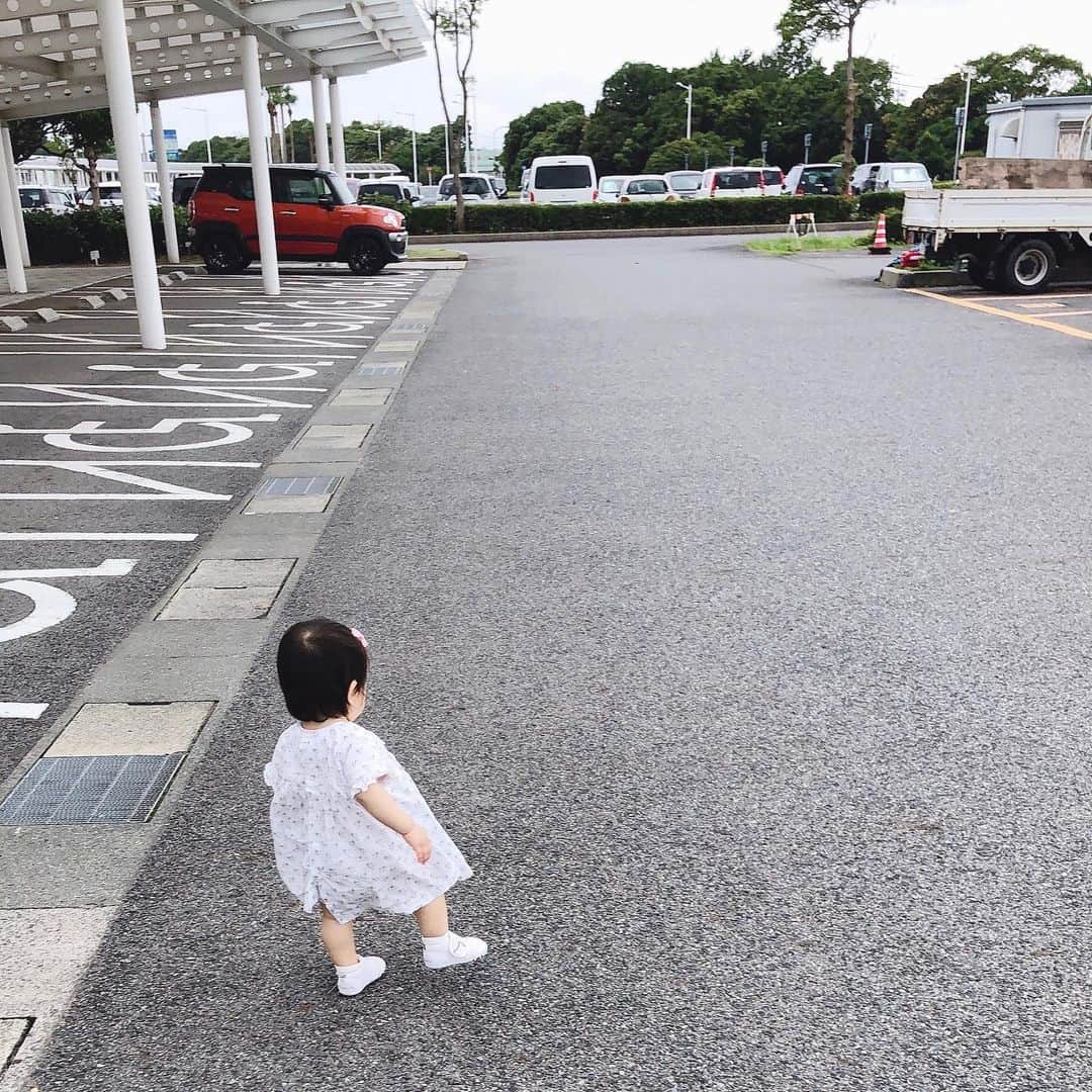 中谷一馬さんのインスタグラム写真 - (中谷一馬Instagram)「娘の👶初めてのくっく(靴)👟 おんもを歩けるようになりました☺️ 子どもの成長はあっという間だなと感じる今日この頃でございます😓」7月12日 12時30分 - kazuma_nakatani