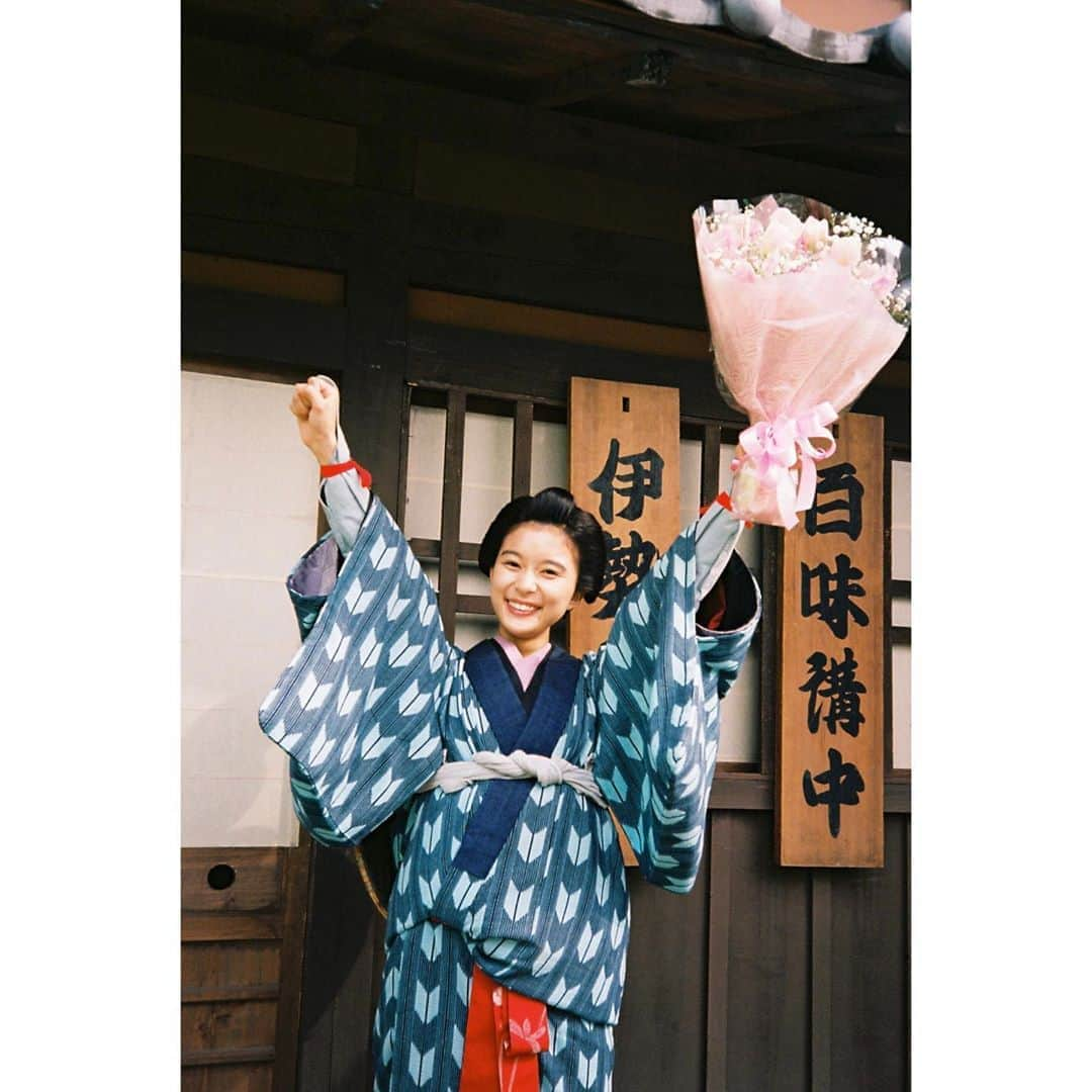 芳根京子さんのインスタグラム写真 - (芳根京子Instagram)「大江戸グレートジャーニー ～ザ・お伊勢参り～ 最終話ご視聴ありがとうございました☺️  いかがでしたでしょうか？  辰五郎さん、 沙夜、三吉さん、翁丸さん、 みんなに幸あれ🍀  本当に、ありがとうございました！  個人的には再び本木組に参加出来たこと、 京都の松竹の皆さんにまた会えたこと、 めちゃくちゃ嬉しかったですー！ またご一緒できますように☺️  #film #大江戸グレートジャーニー #沙夜 #ありがとう！」7月12日 12時36分 - yoshinekyoko