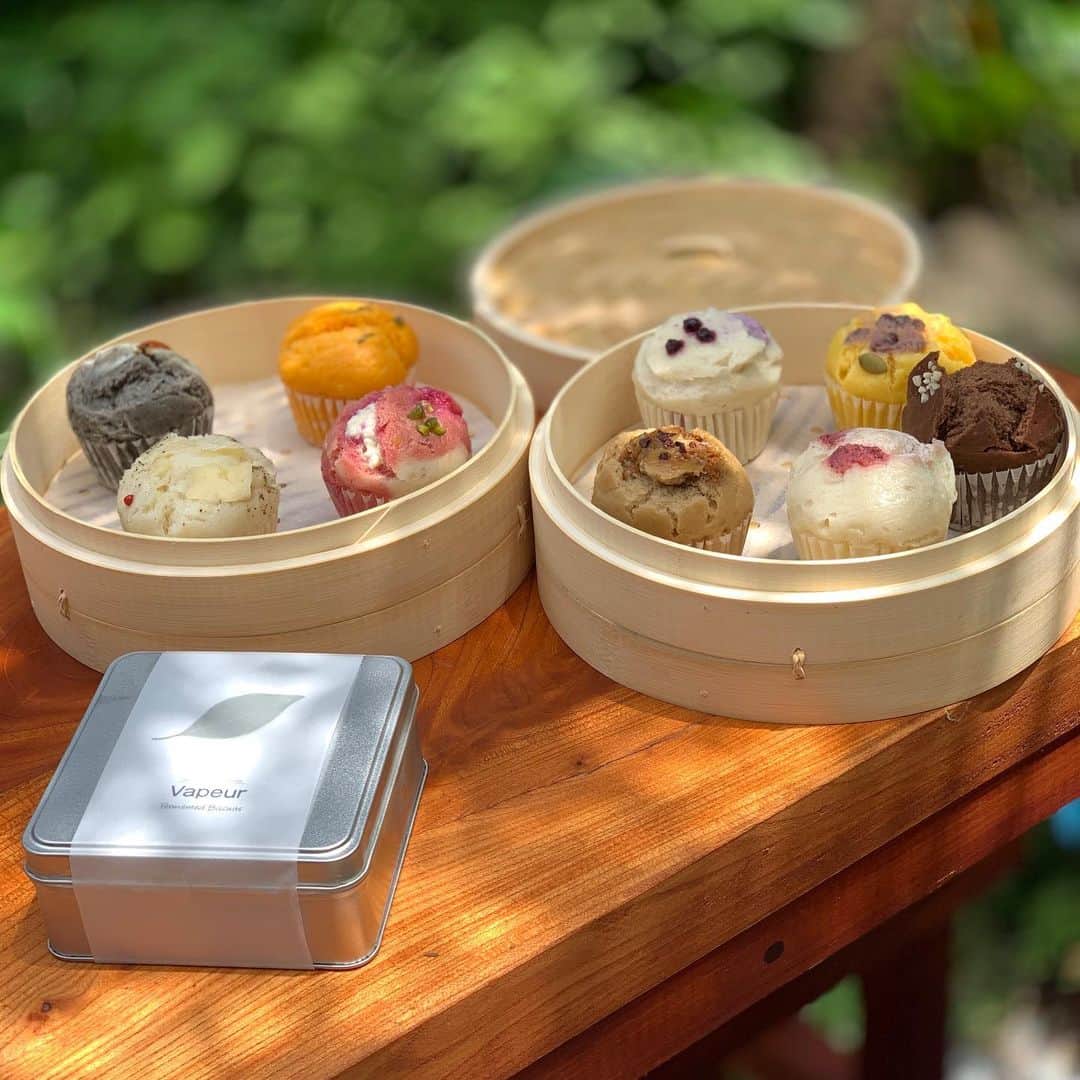 gontaのインスタグラム：「Shop specializing in homemade yeast steam muffins and scones.  Fermented biscuits.  No preservatives, colors or additives are used.  Nice online shop  @vapeur1160  #vapeur1160」