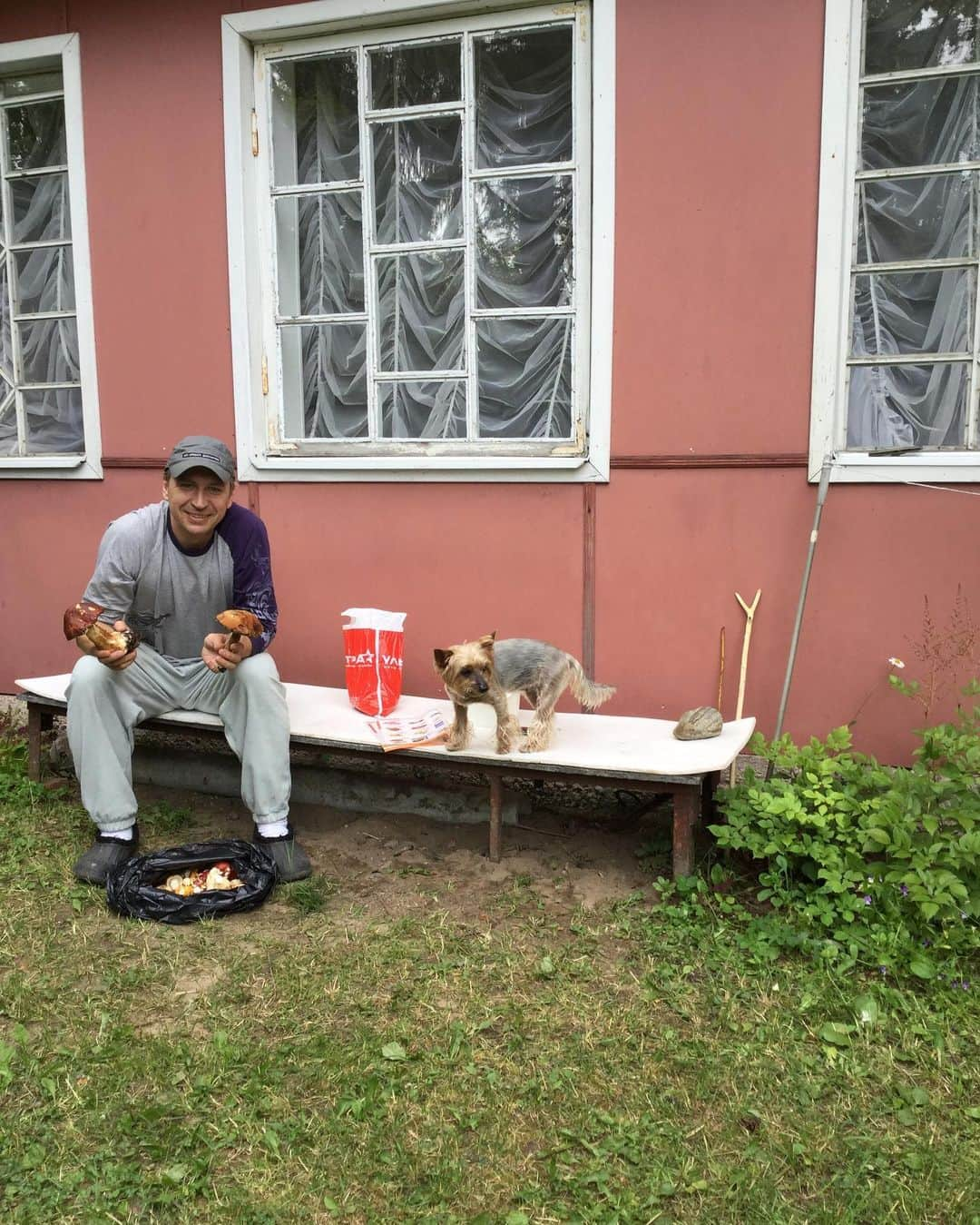 アレクセイ・ヤグディンさんのインスタグラム写真 - (アレクセイ・ヤグディンInstagram)「Не густо пока.... 🍄 #грибы #лес #велосипед #отпусквдеревне #питер #токсово #кавголово」7月13日 0時09分 - alexei.yagudin