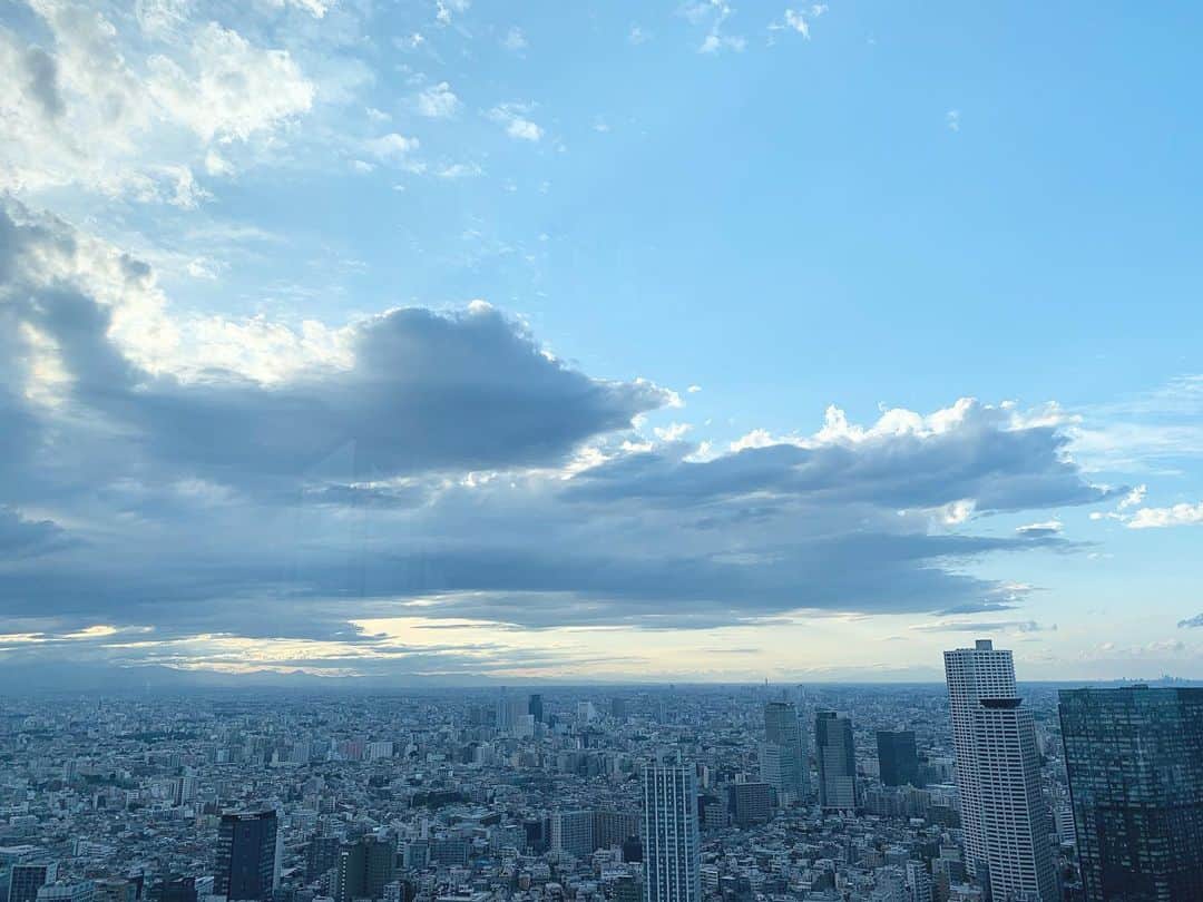 ぐんじりなのインスタグラム：「. . 絵に描いたような空☁️ . #skyphotography」